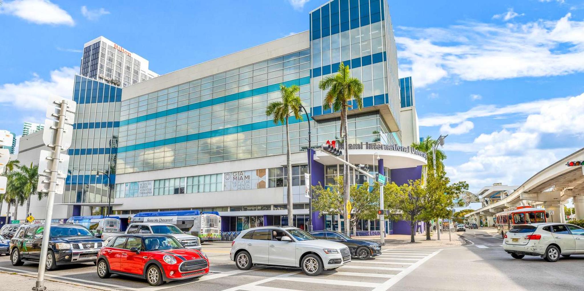 Miami Cruise Lounge Access with Luggage Storage - Image 1