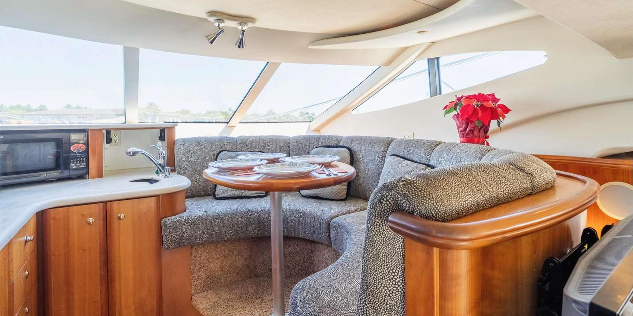 Miami Private Yacht Rental with Captain 2 hr - Image 5