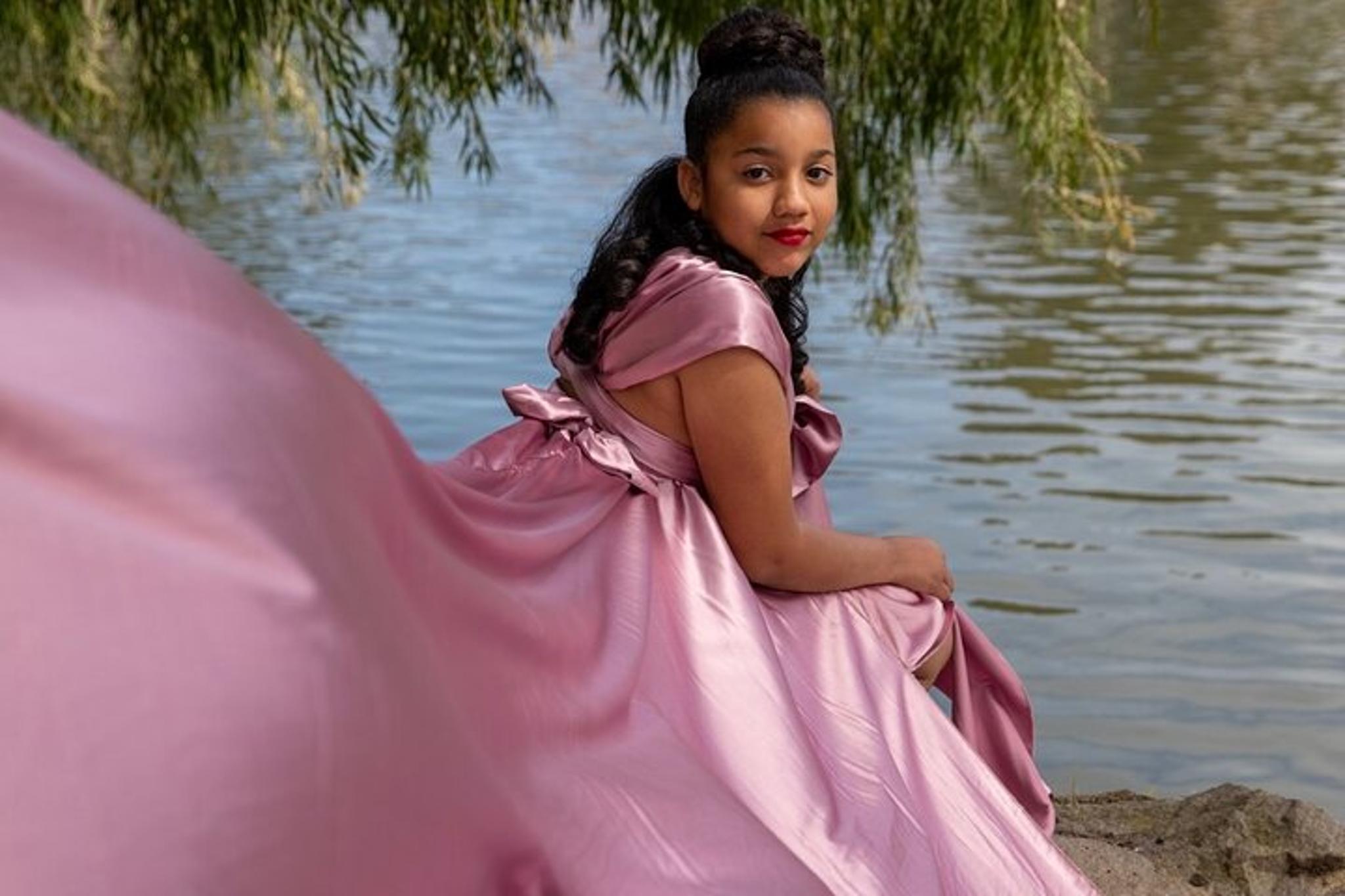 San Francisco Photoshoot in Flying Dresses - Image 4