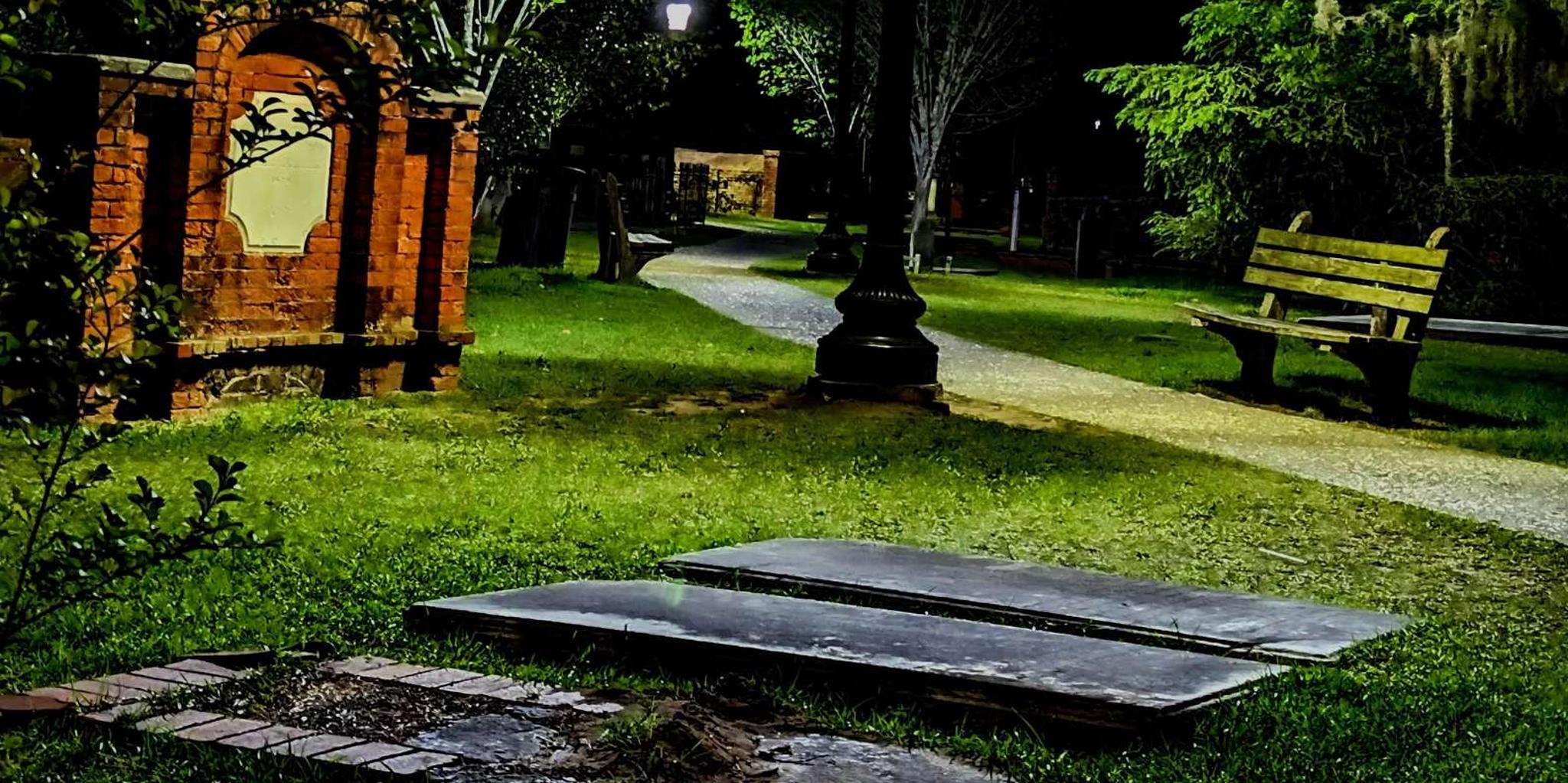 Savannah Paranormal Walking Ghost Tour
