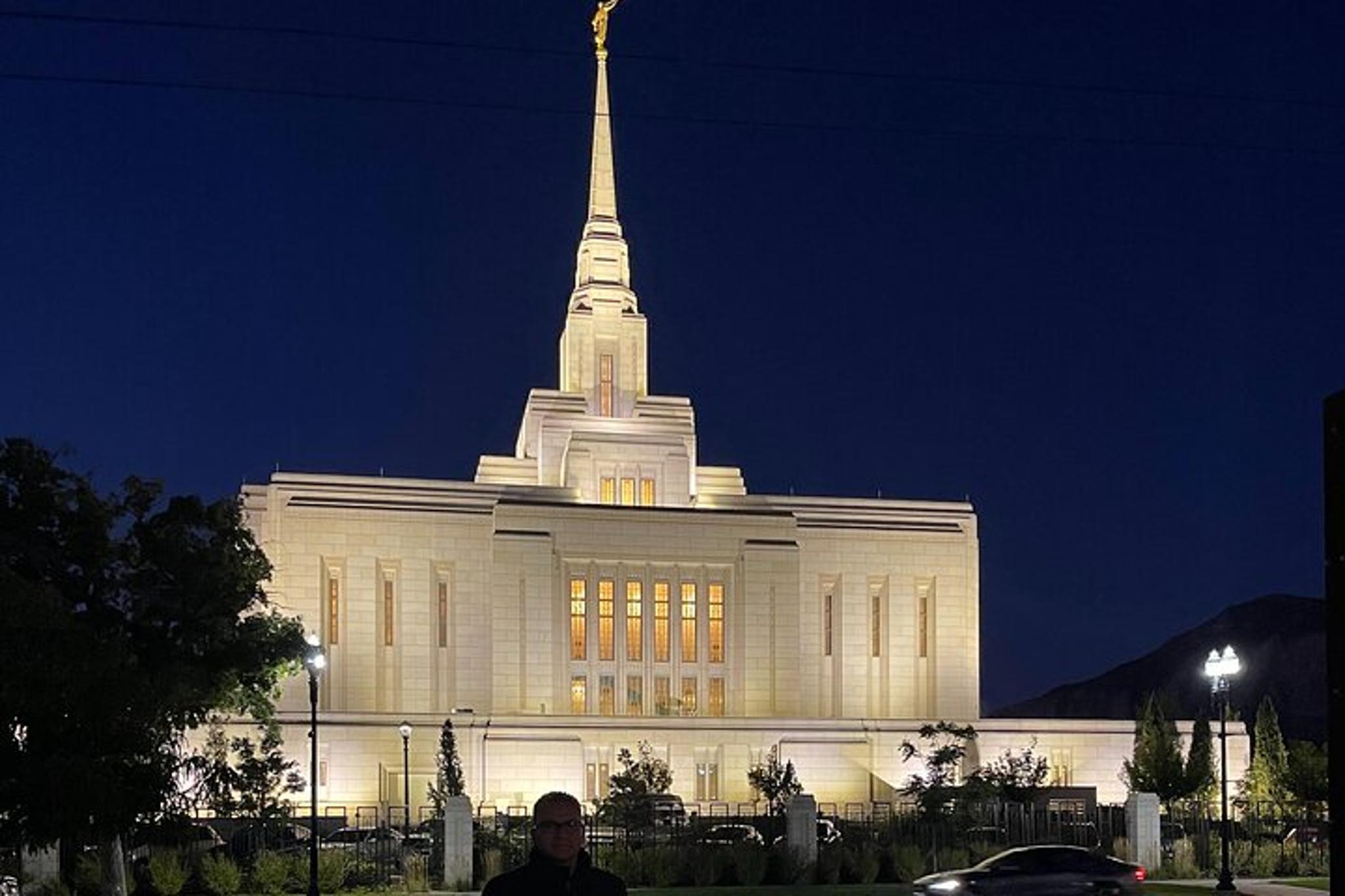 Utah County LDS Temple Limousine Tour - Image 6