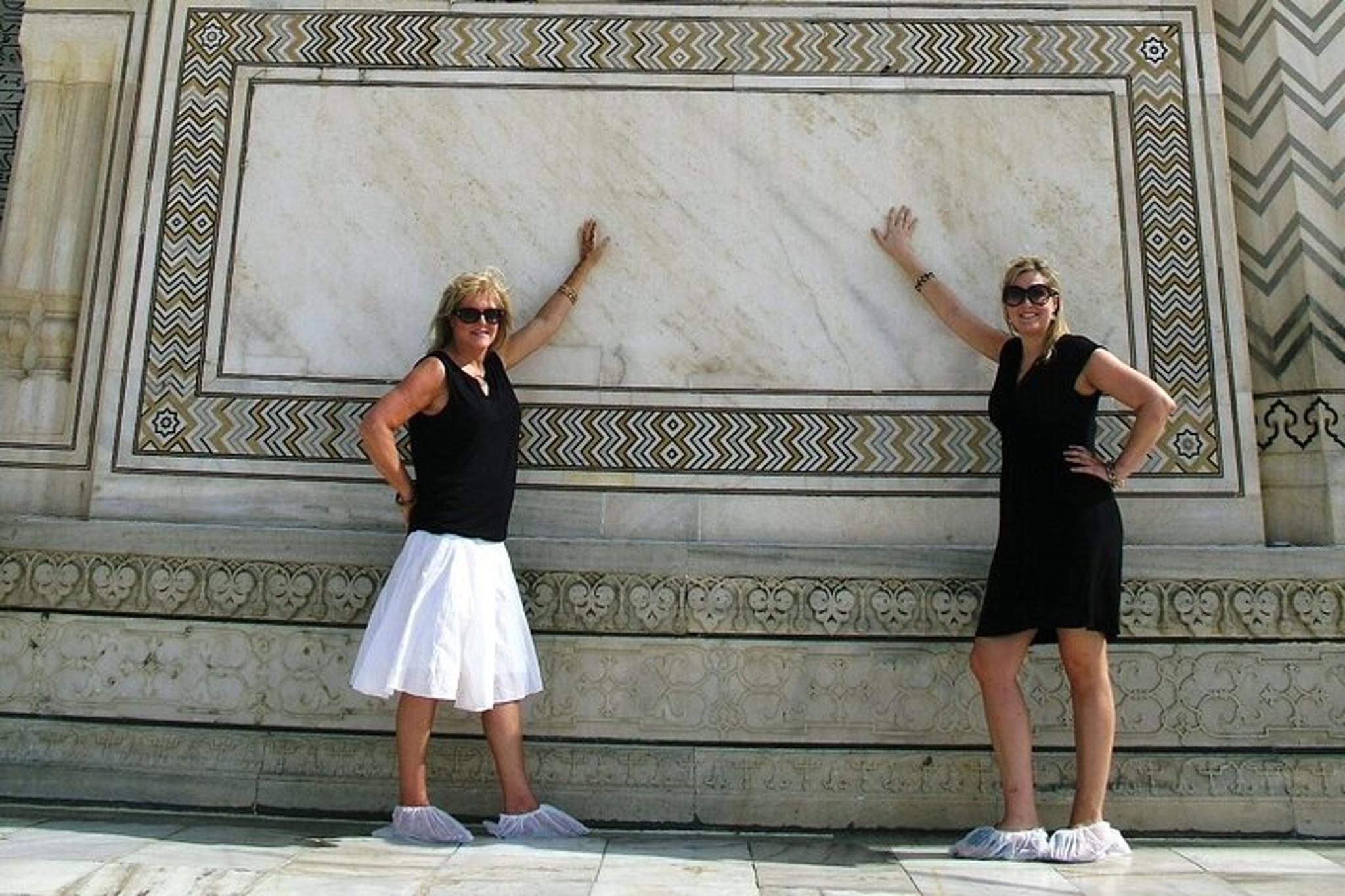 New York to India Guided Tour with Visa and Flight - Image 4