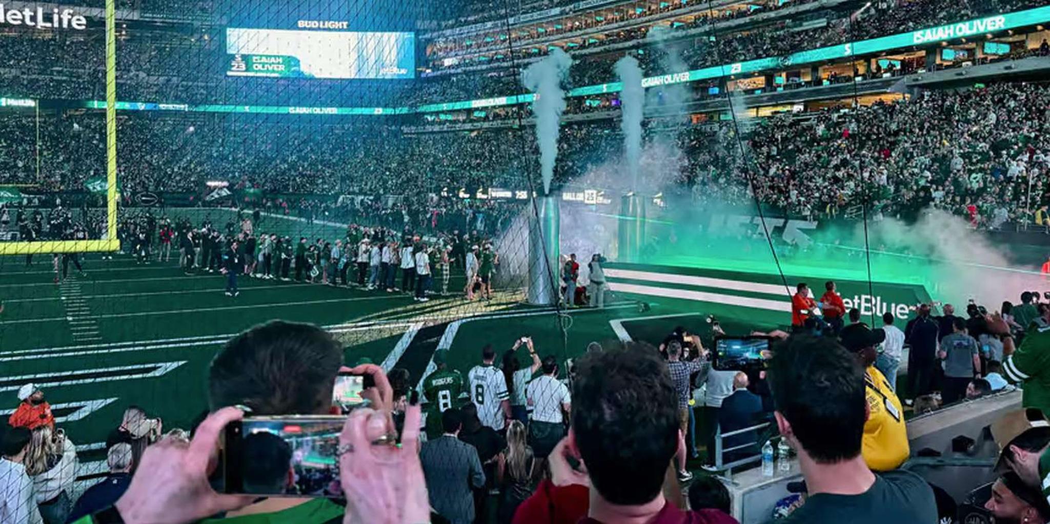 New York Jets Football Game at MetLife Stadium - Image 4