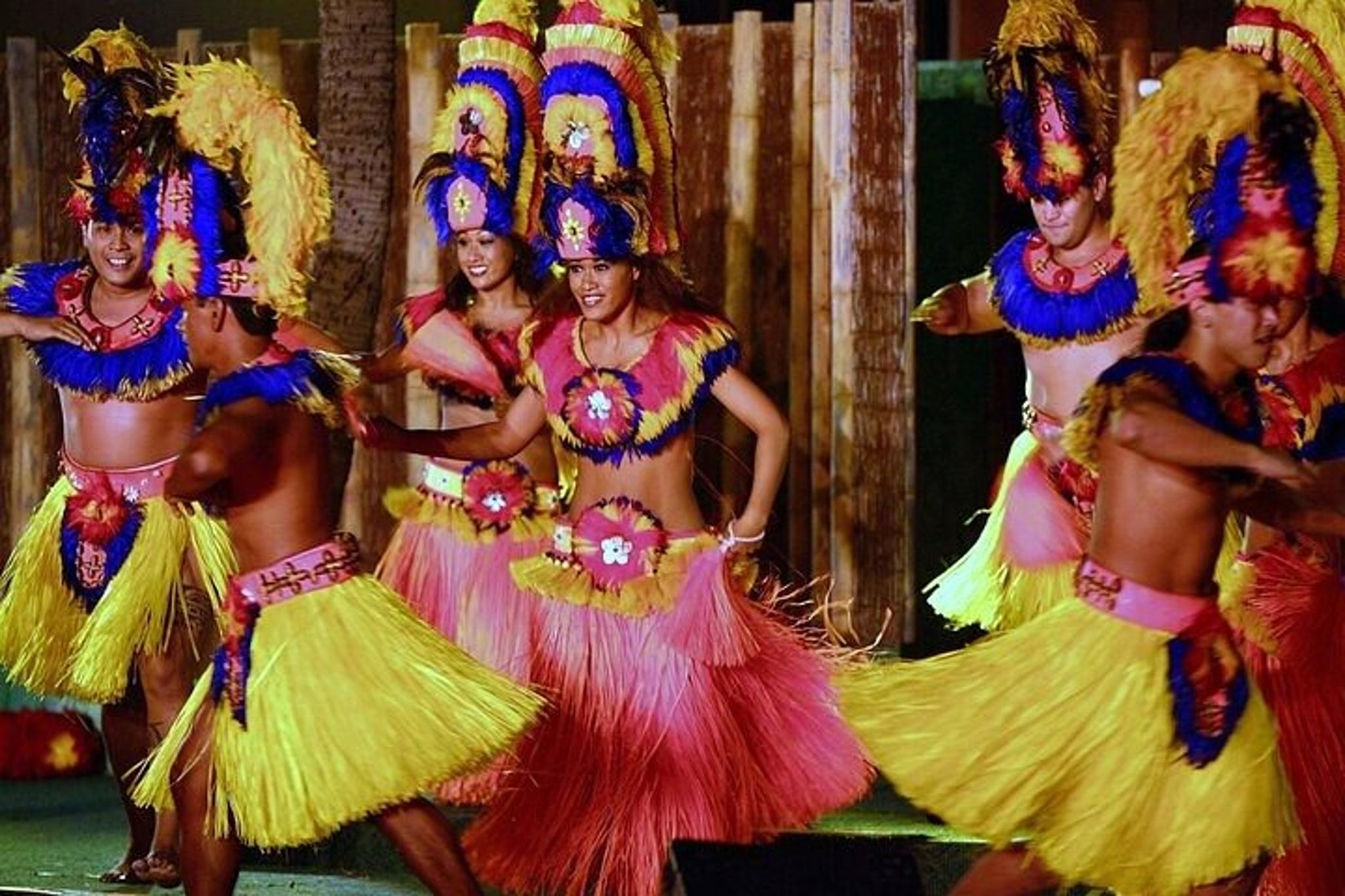 Oahu Germaine's Luau - Image 5