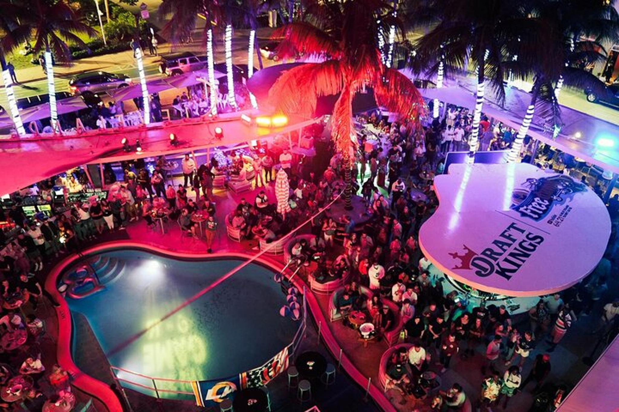 Miami Pub Crawl and Clubbing Experience - Image 6