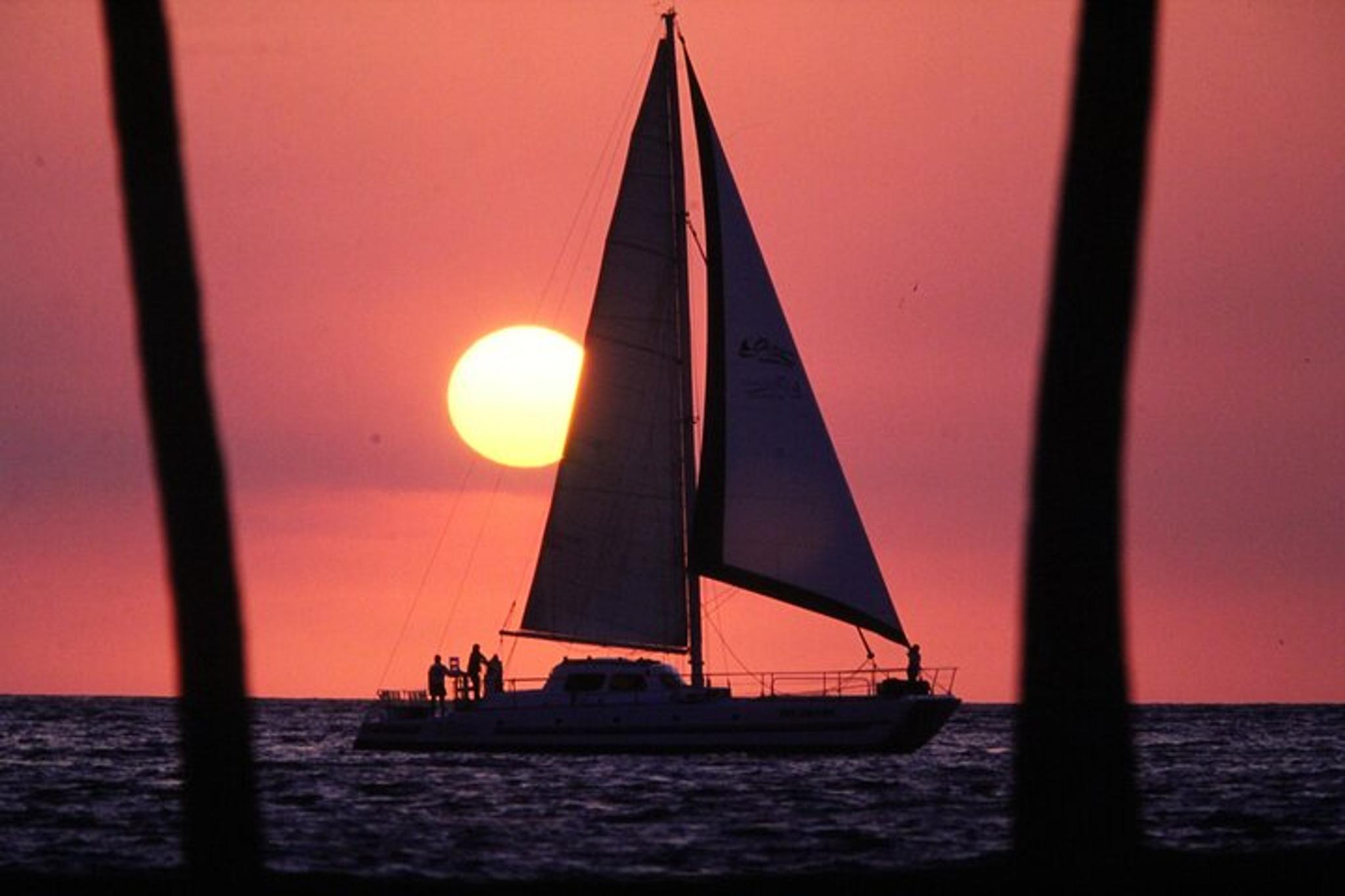 Waikoloa Sunset Cocktail Cruise on a Catamaran - Image 5