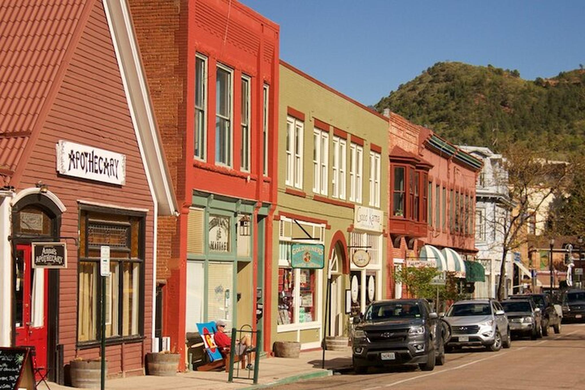 Colorado Springs Guided Bus Tour to Pikes Peak - Image 2