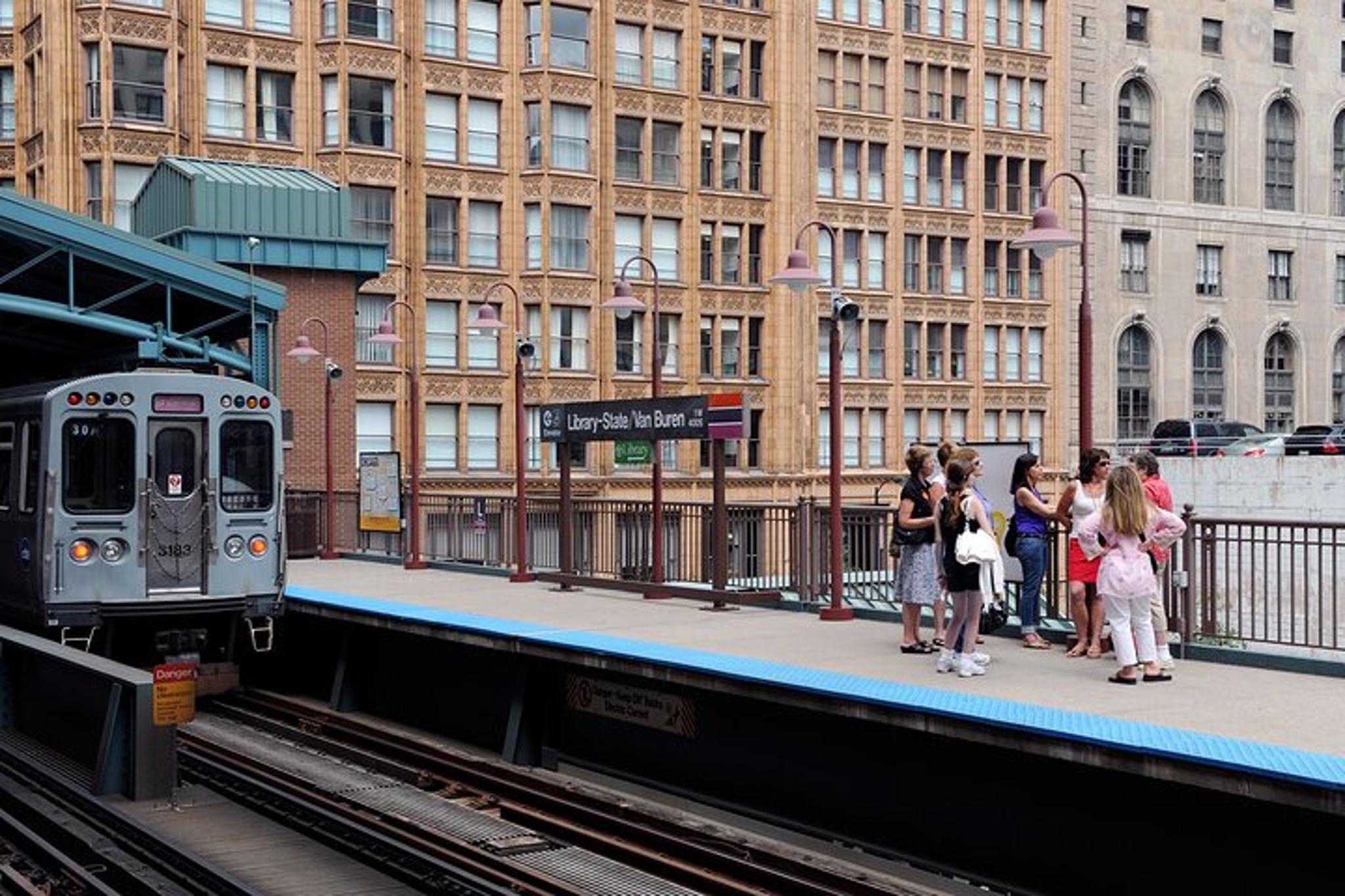 Chicago Architecture Tour with Train Experience - Image 6