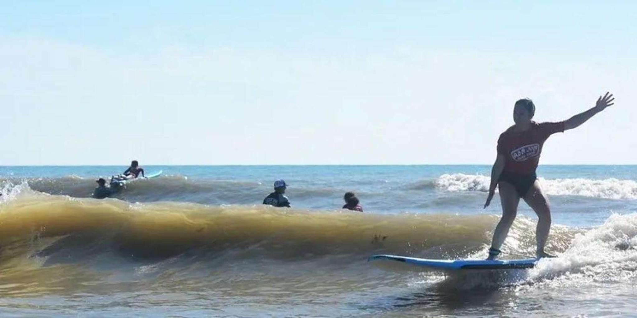 Cocoa Beach Surf Lesson 1 hr - Image 2
