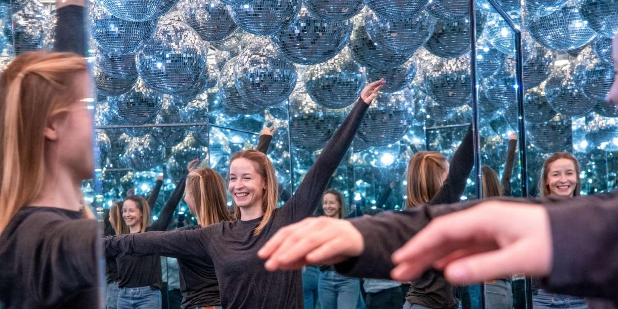 Bloomington Museum of Illusions Entry Ticket - Image 4