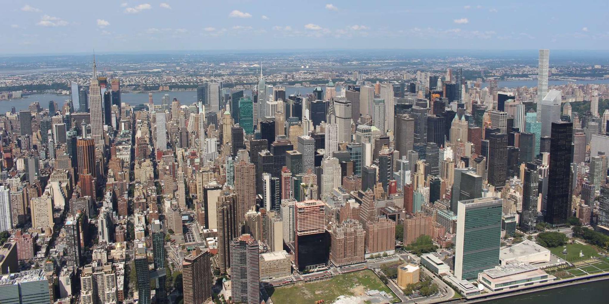 New York City Helicopter Tour with Champagne - Image 4