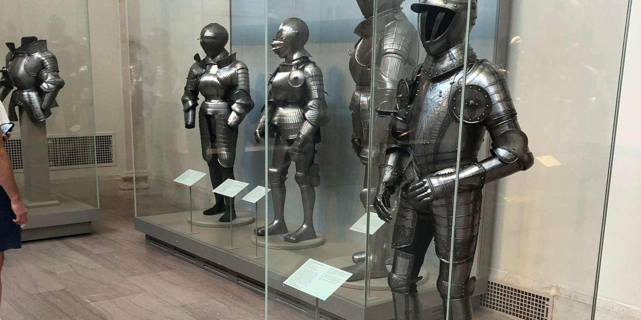 New York Metropolitan Museum of Art Tour - Image 3