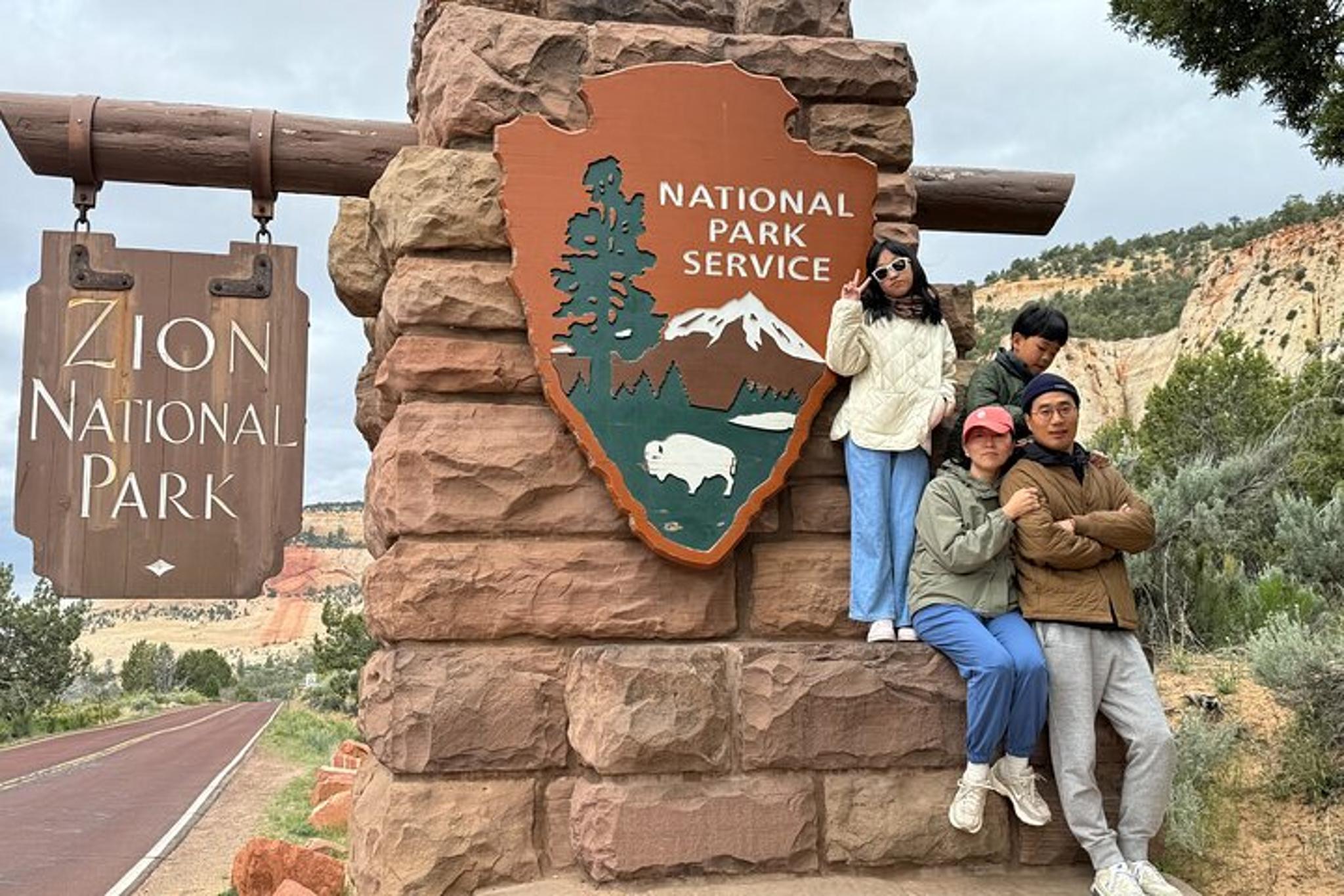 Zion, Bryce, Antelope, Horseshoe, Grand Canyon Tour - Image 6