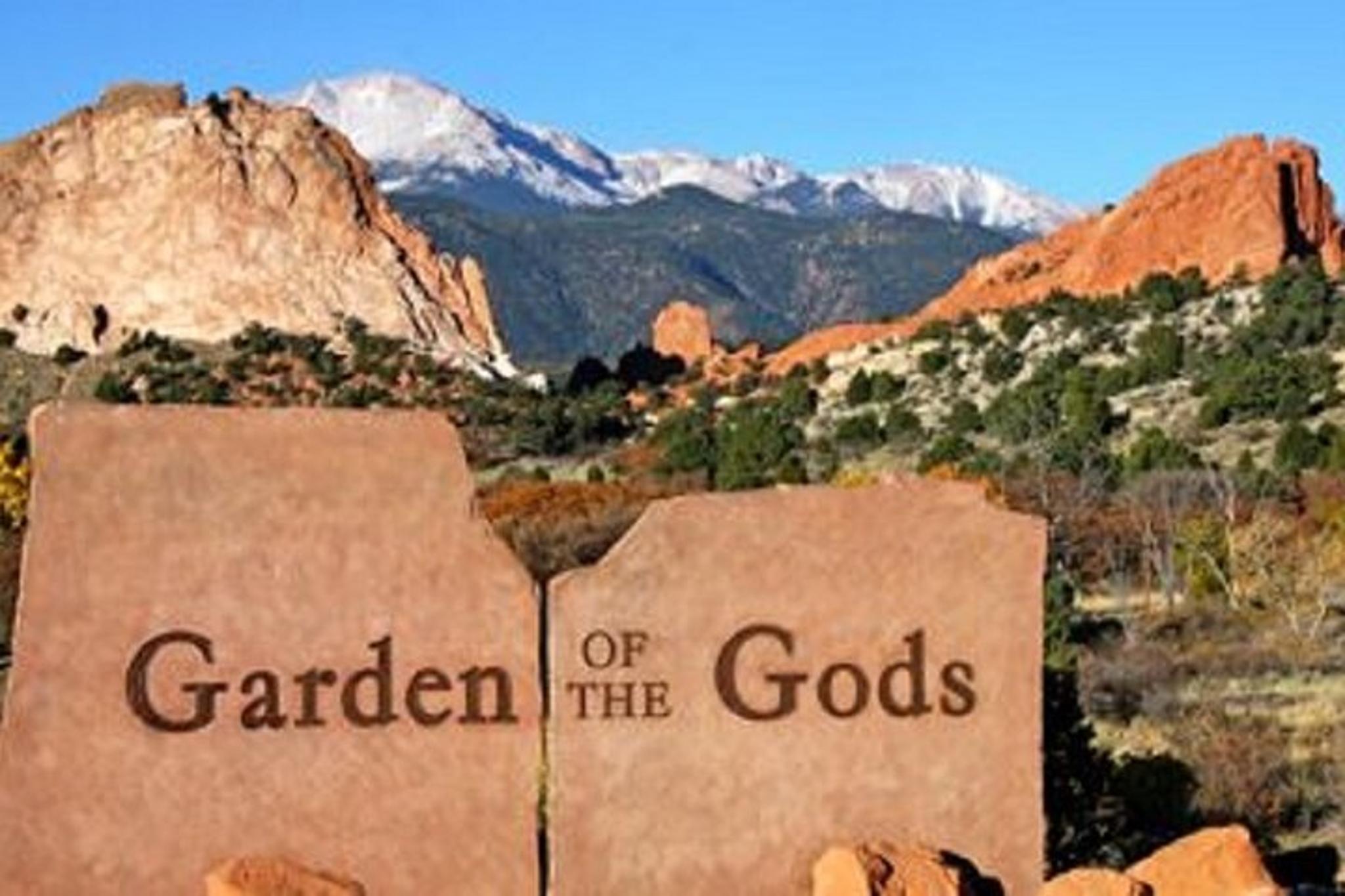 Colorado Springs Guided Bus Tour to Pikes Peak - Image 6