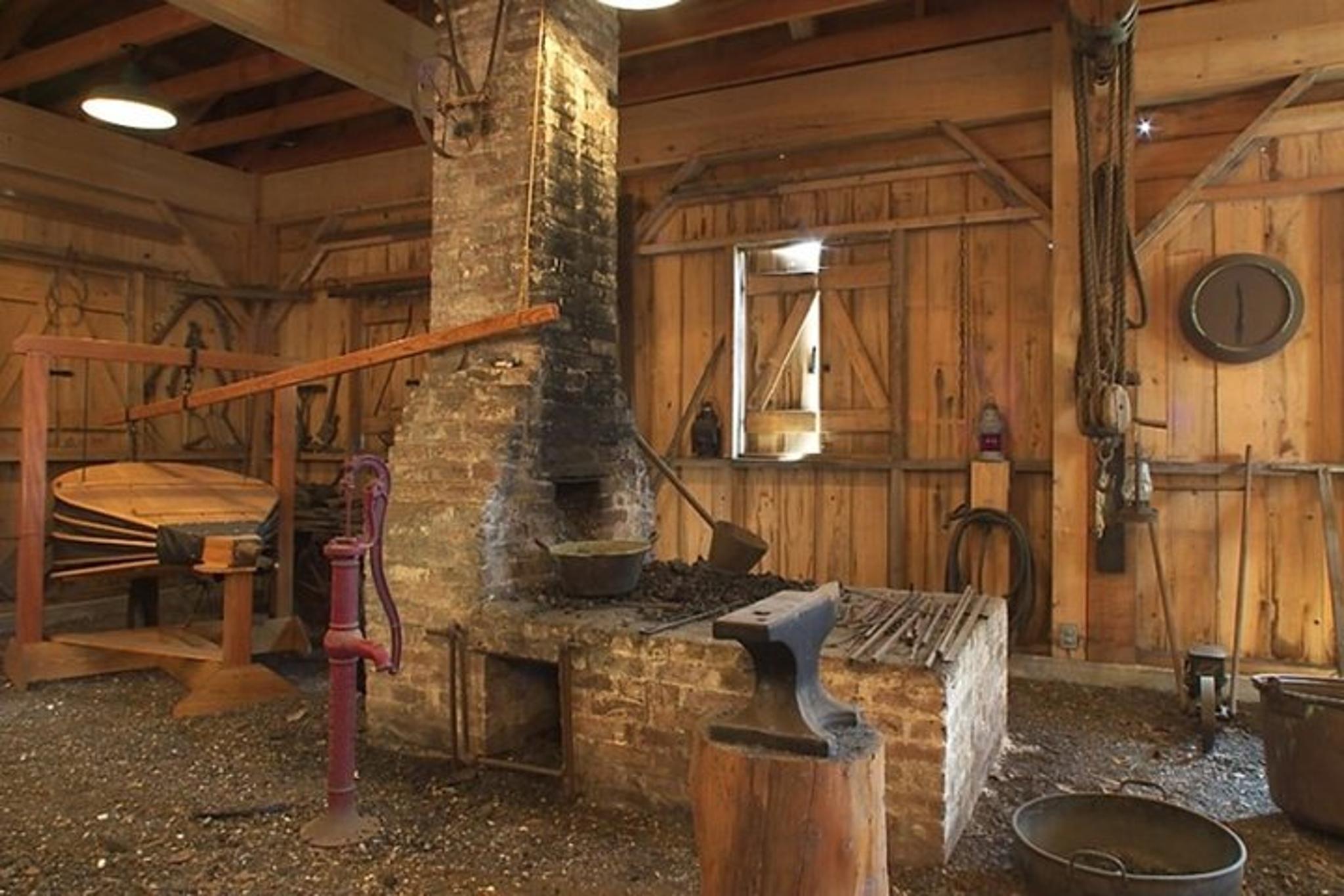 New Orleans Plantation and Airboat Swamp Tour - Image 4