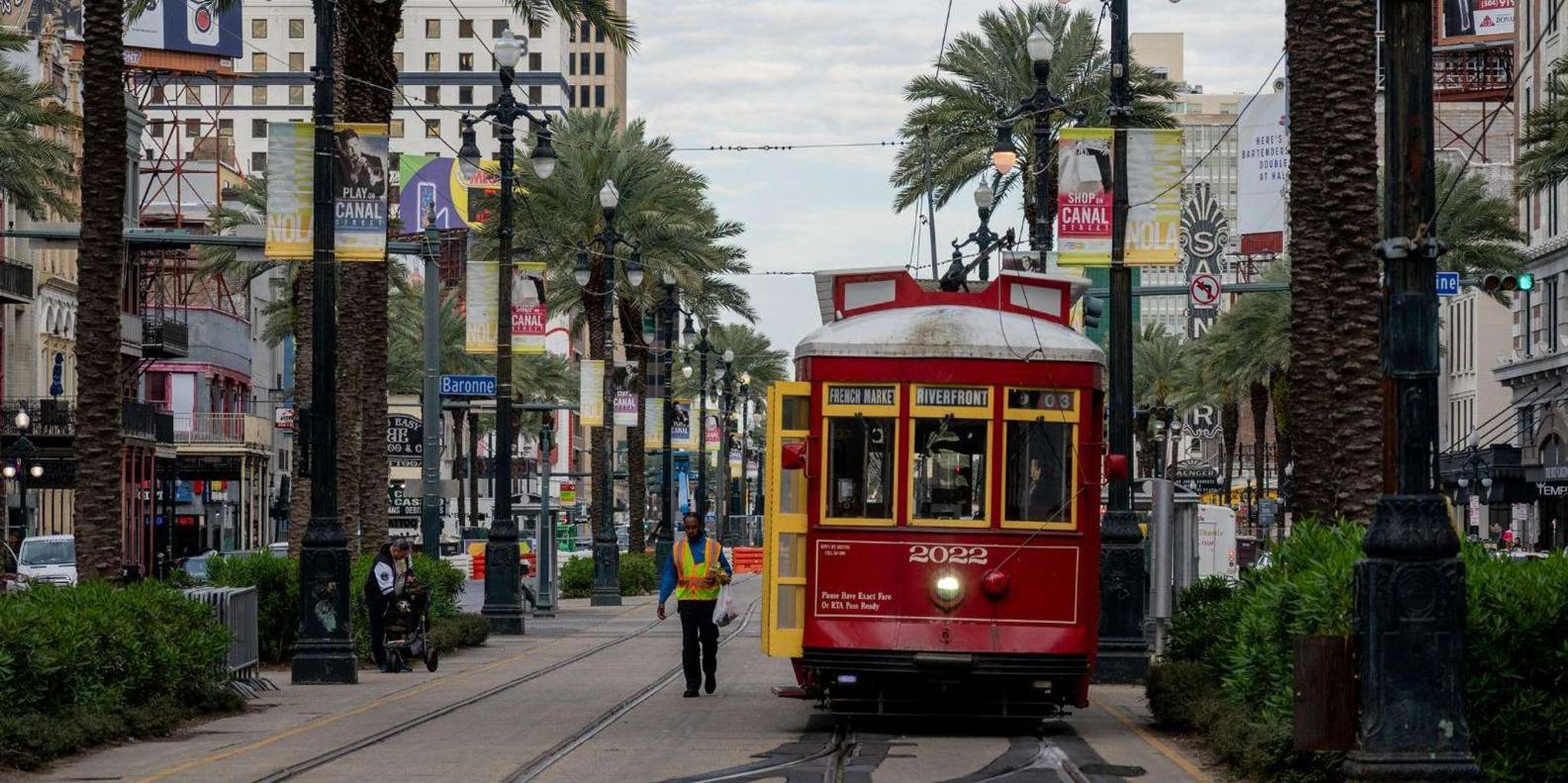 New Orleans Panoramic City Tour with Drink and Souvenir 3 hr - Image 3