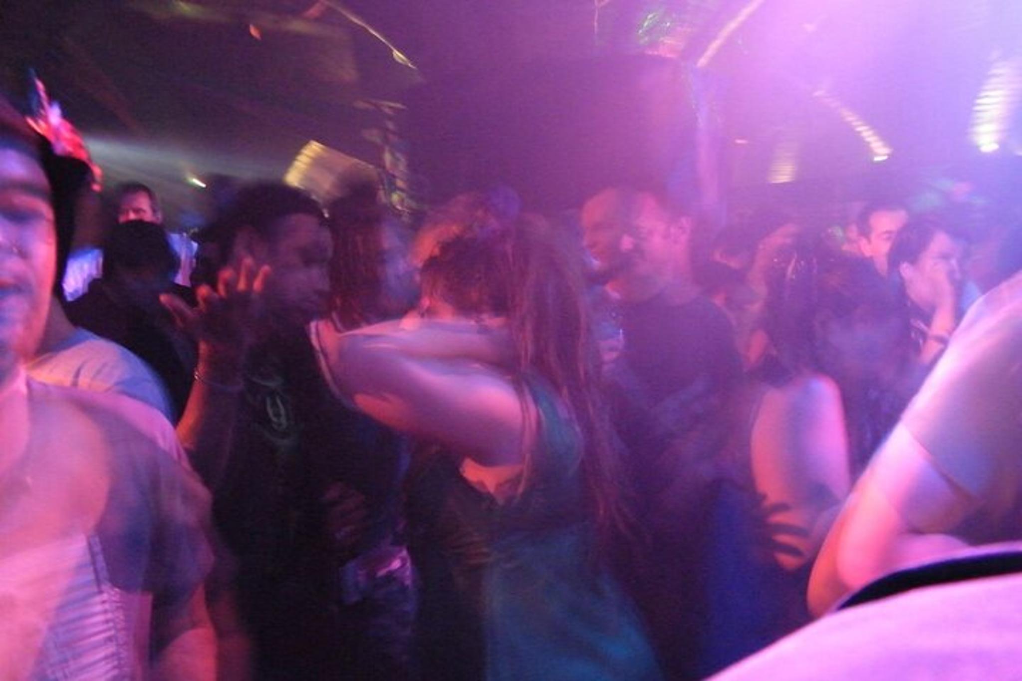 Miami Party Boat Tour with Drink 75 min - Image 3