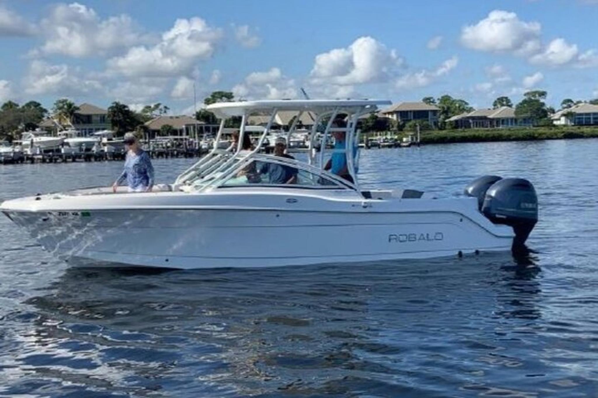 Milwaukee Powerboat Rental on Lake Michigan - Image 4