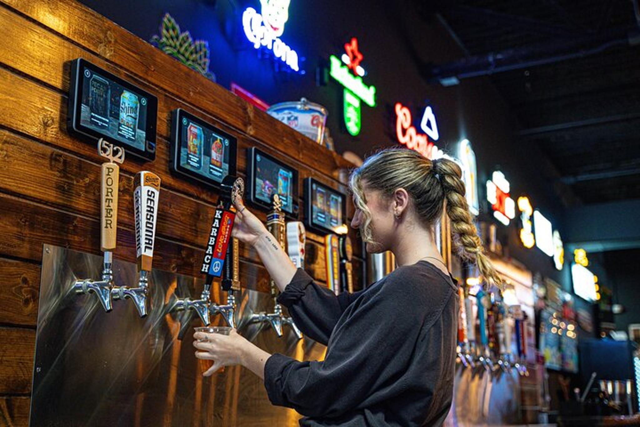 San Antonio Axe Throwing Experience - Image 3
