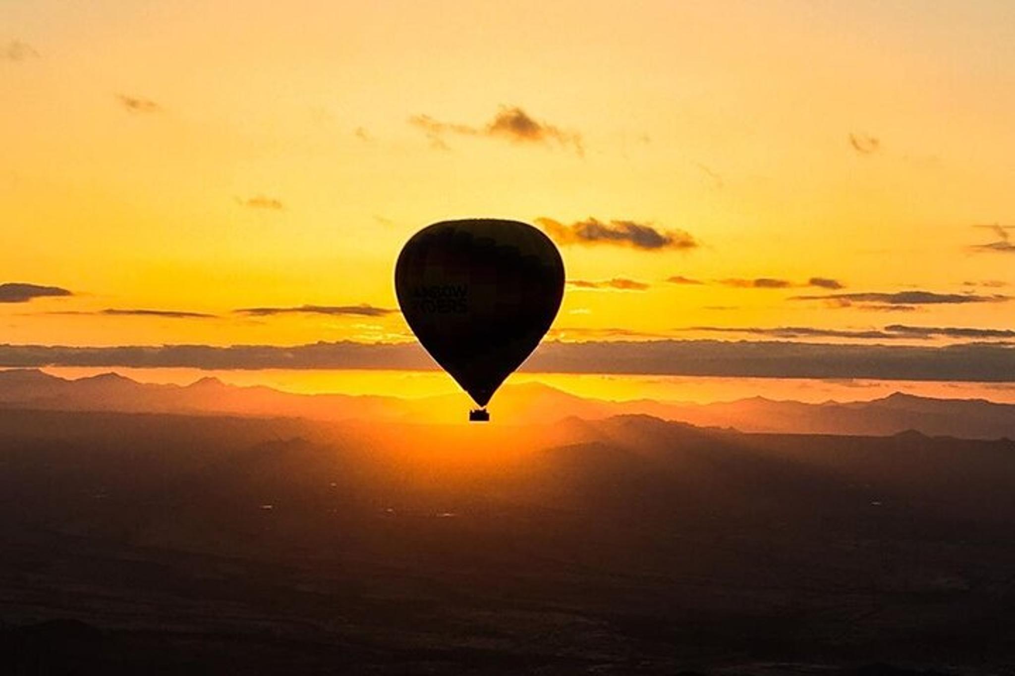 Albuquerque Hot Air Balloon Ride at Sunrise - Image 4