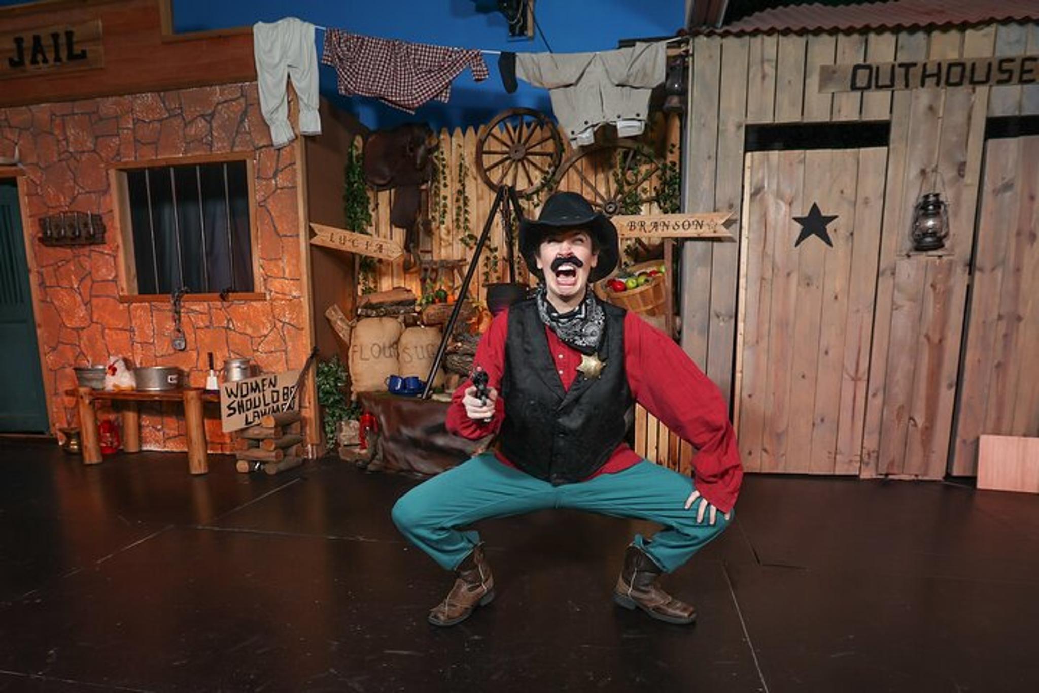 Branson Murder Mystery Dinner Show - Image 5