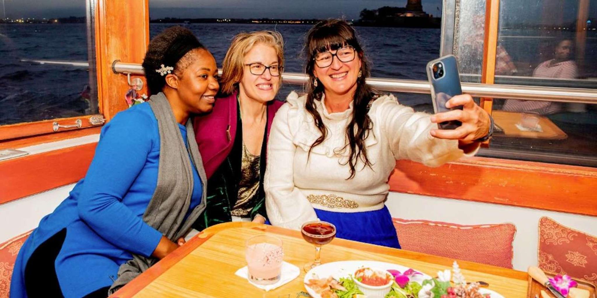 New York City Holiday Cocoa Cruise - Image 6