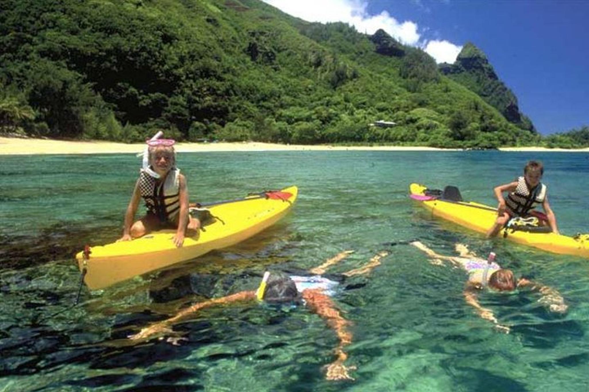 Hanalei River Kayak and Bay Snorkel Tour with Lunch