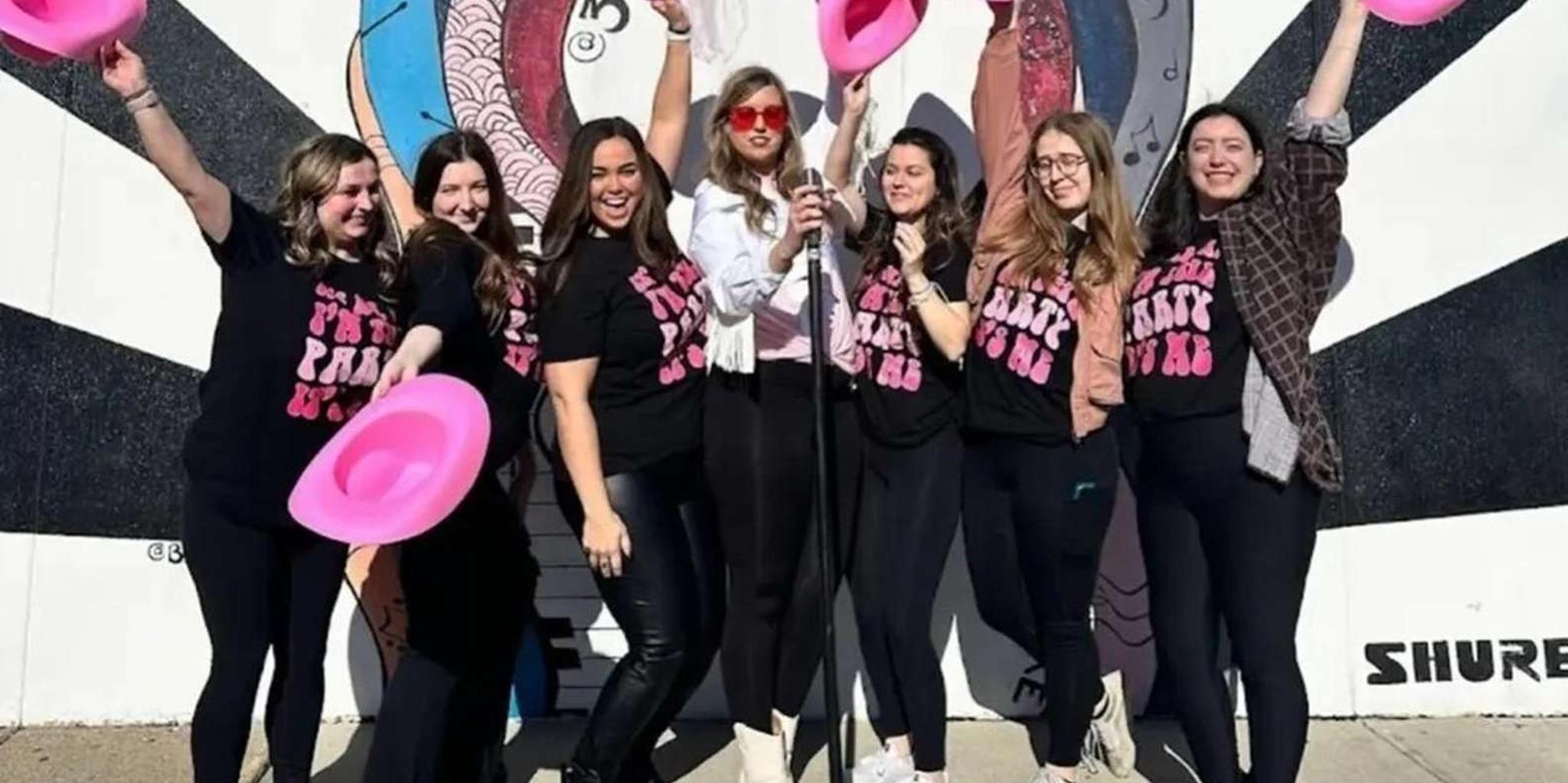 Nashville Murals & Mimosas BYOB Bus Tour 2 hr - Image 3