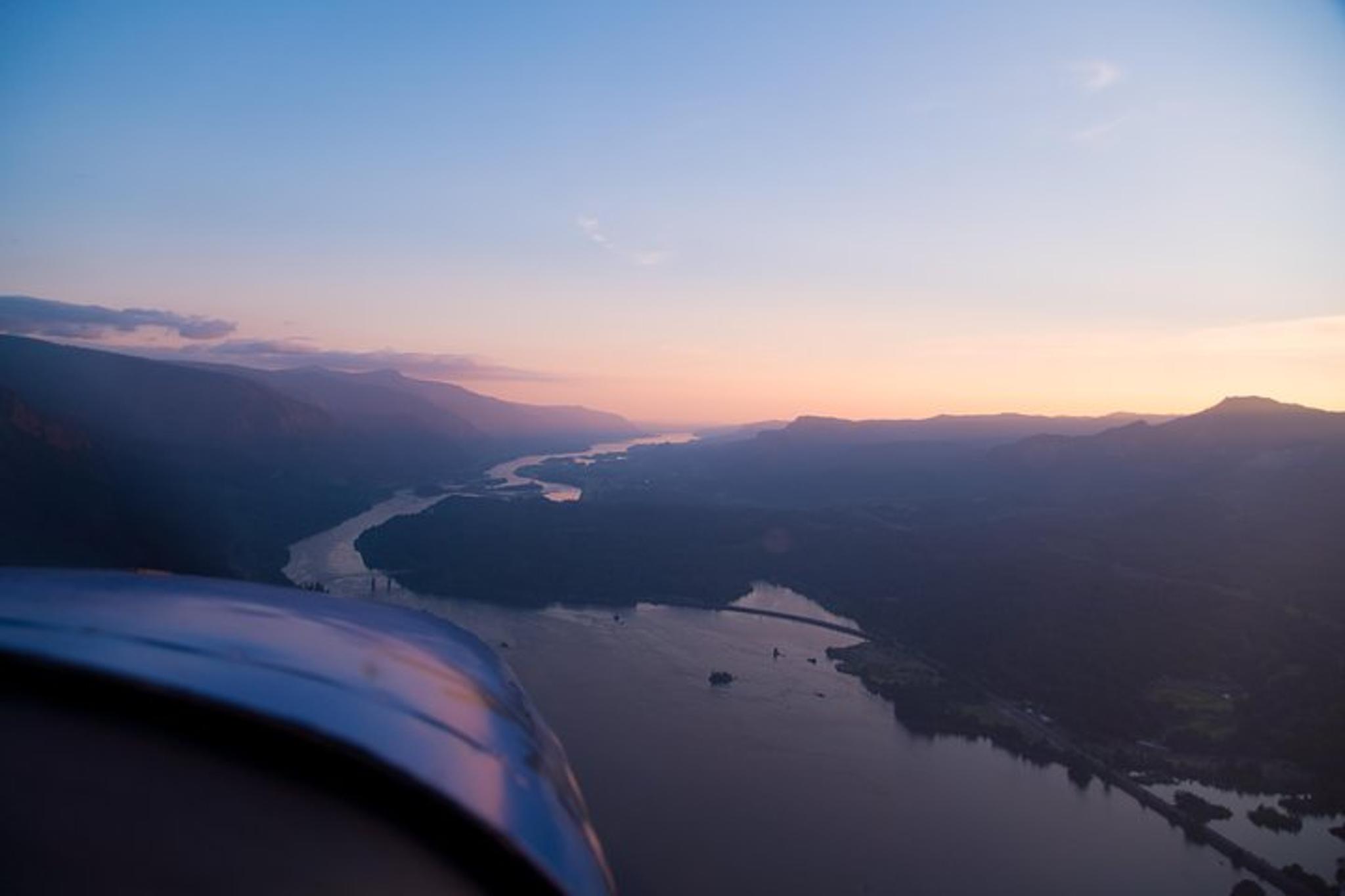 Portland Airplane Tour of Multnomah Falls - Image 6
