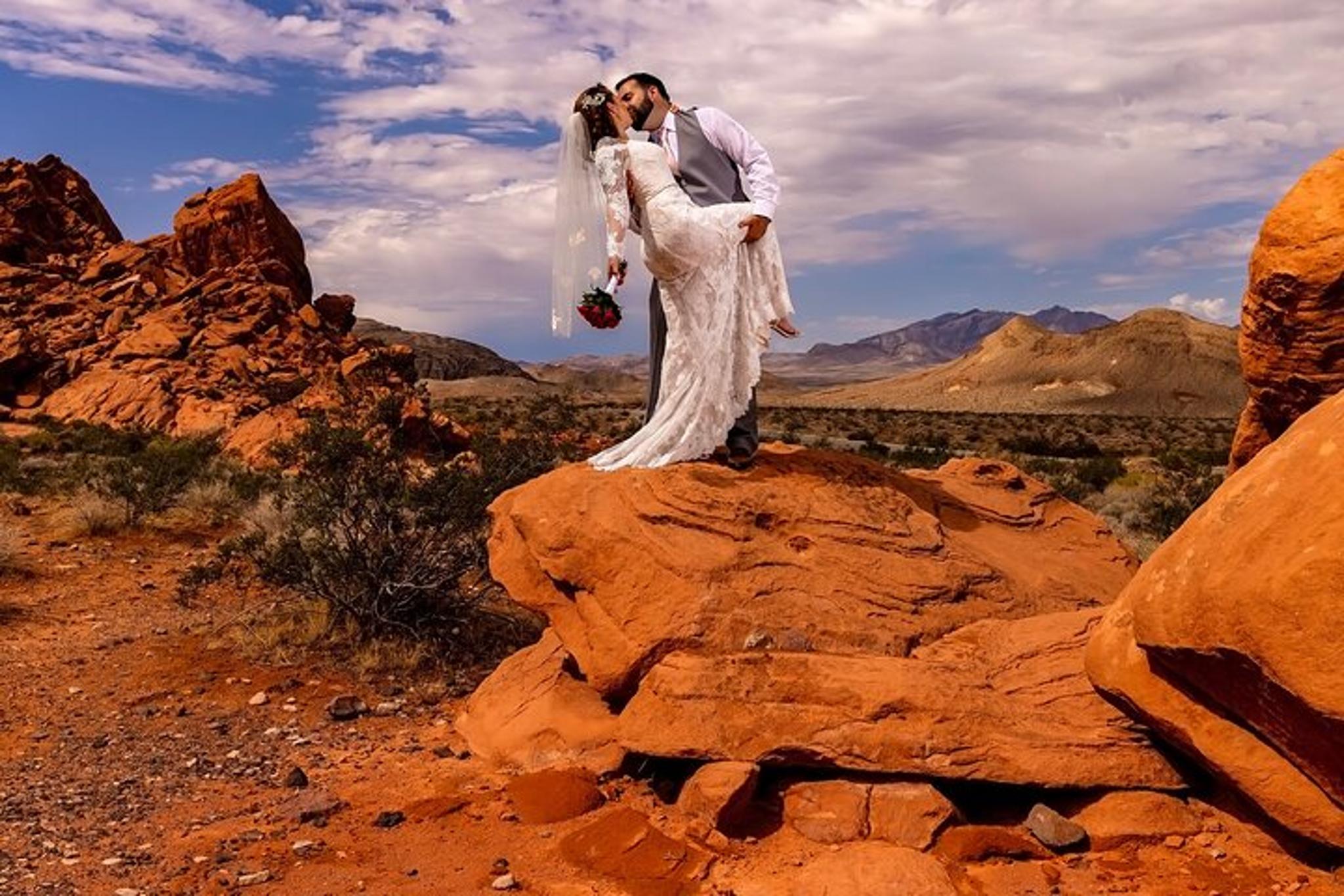 Las Vegas Wedding at Redstone Dune Trails - Image 4