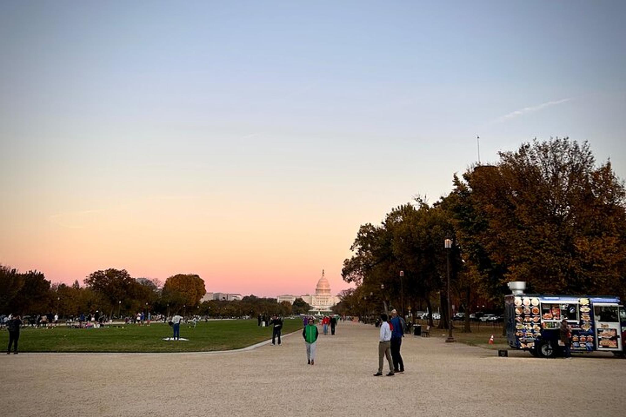 Washington DC Outdoor Painting Activity - Image 3