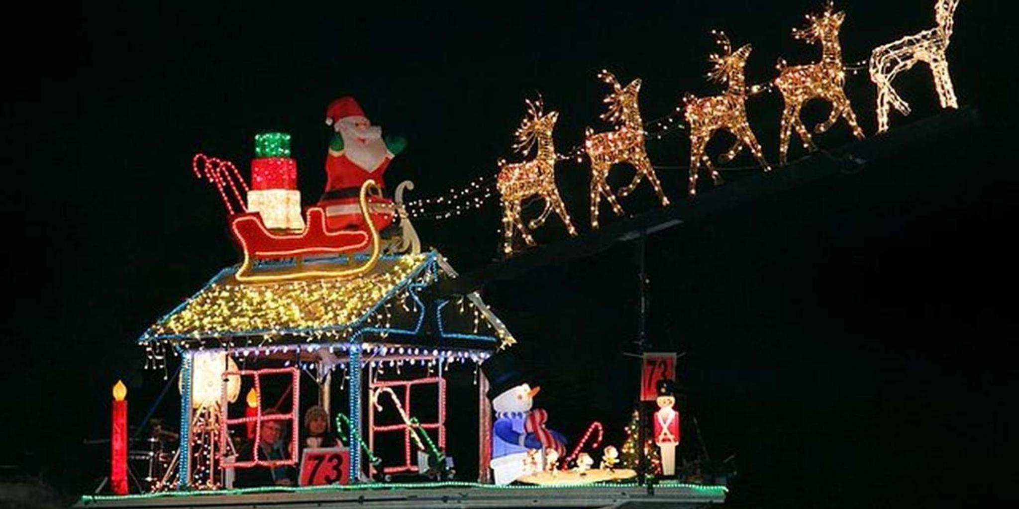 Newport Beach Holiday Lights Cruise - Image 3