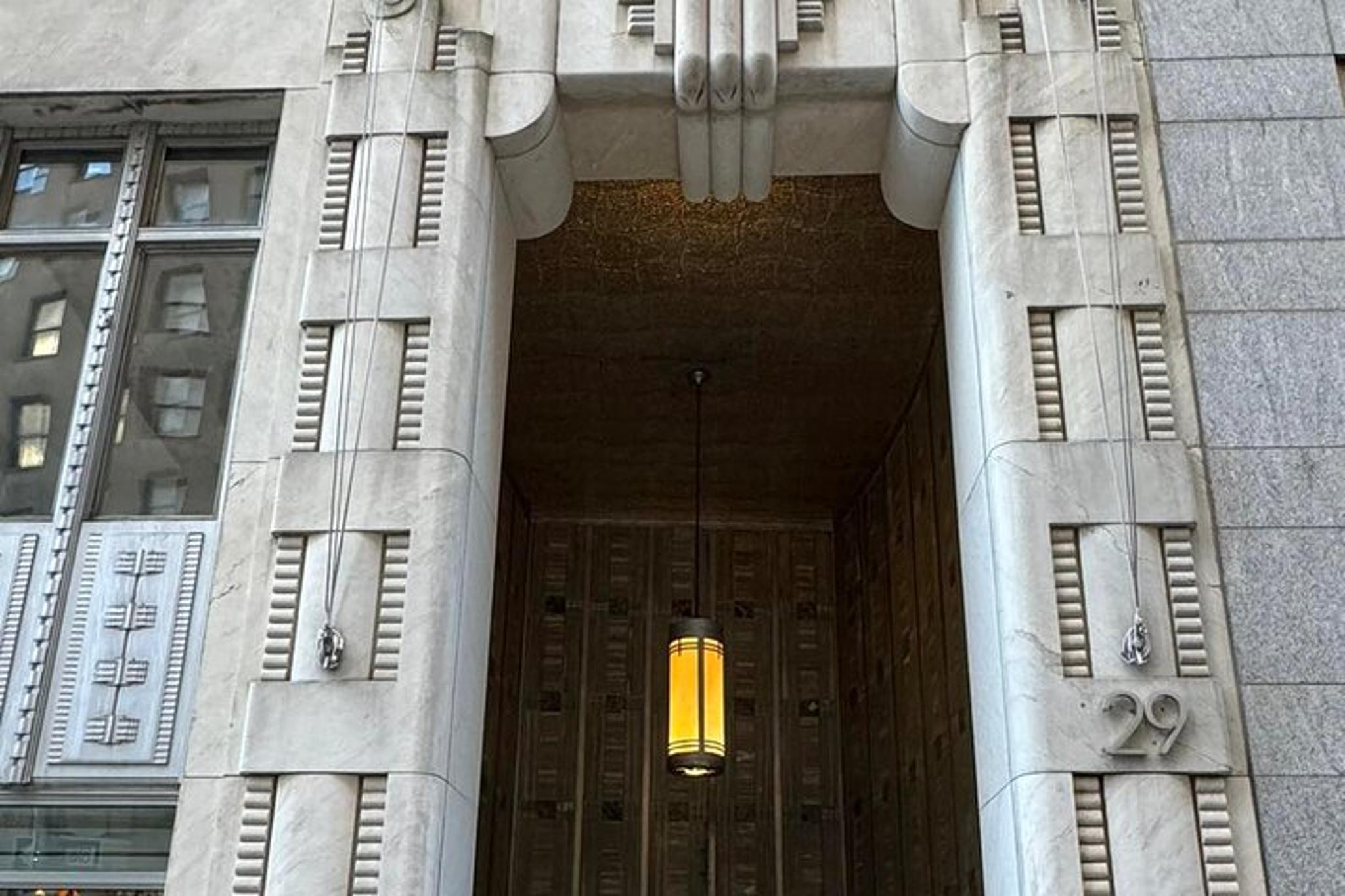 New York City Art Deco Tour in Lower Manhattan - Image 3