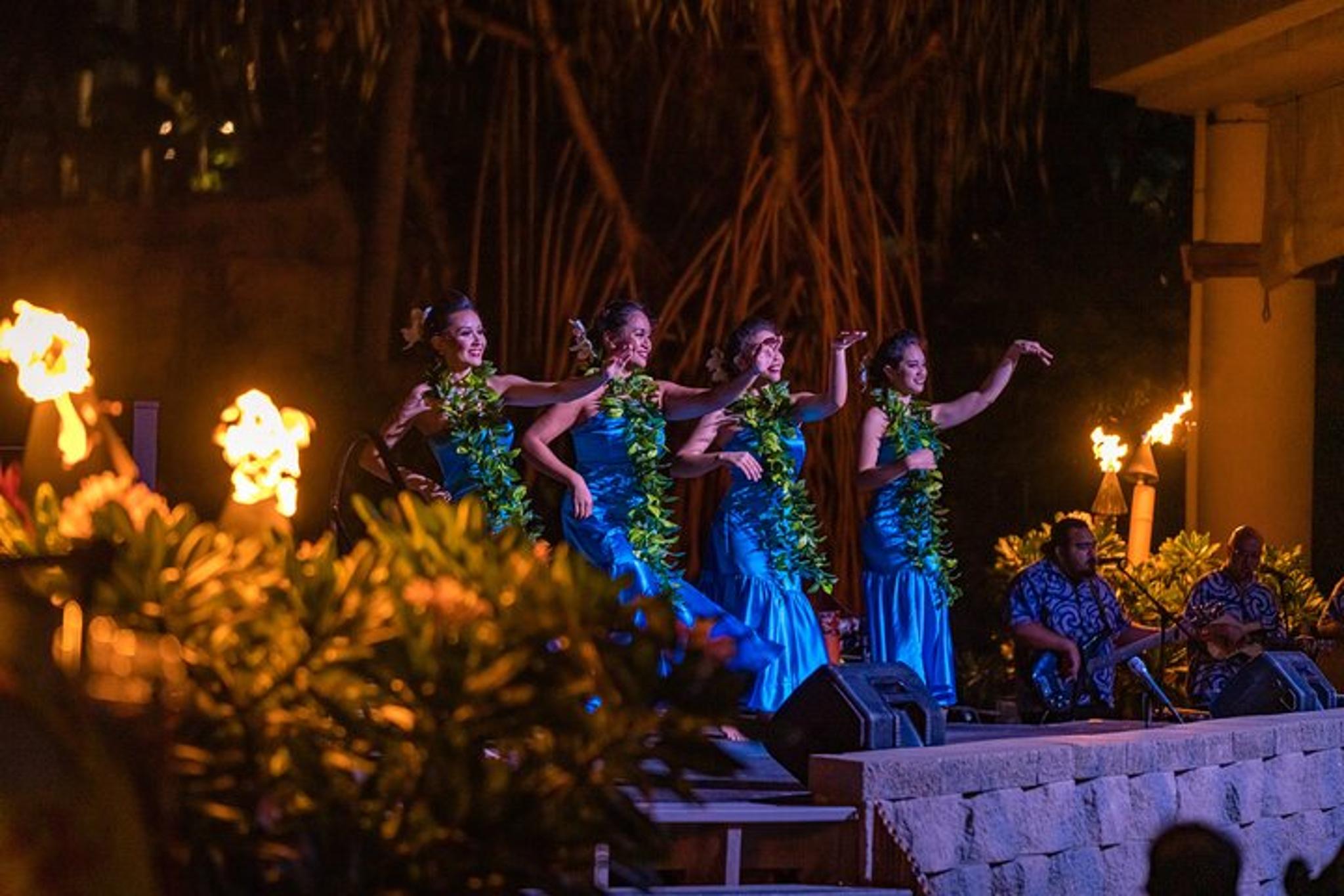 Maui Wailele Luau with Fire and Knife Performance - Image 5