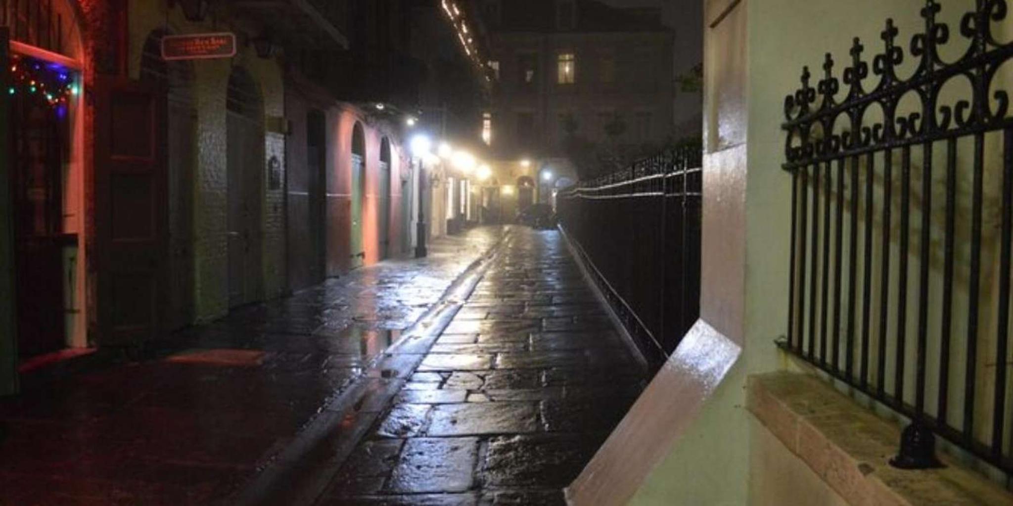 New Orleans Historical Ghost Bus Tour - Image 2