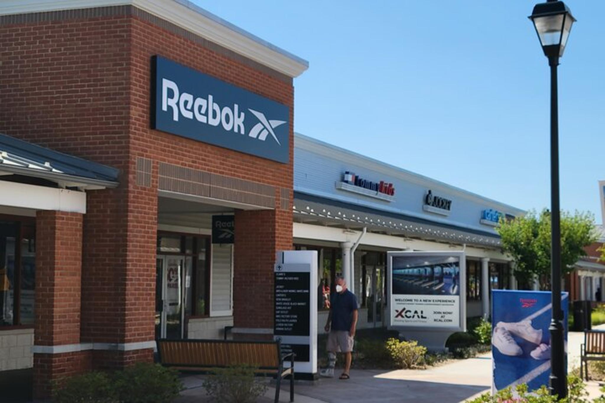 Leesburg Shopping Tour - Image 6