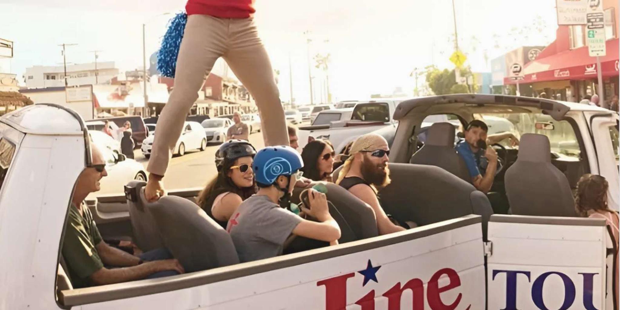 Los Angeles Celebrity Homes Tour with Hop-On Hop-Off Bus - Image 6