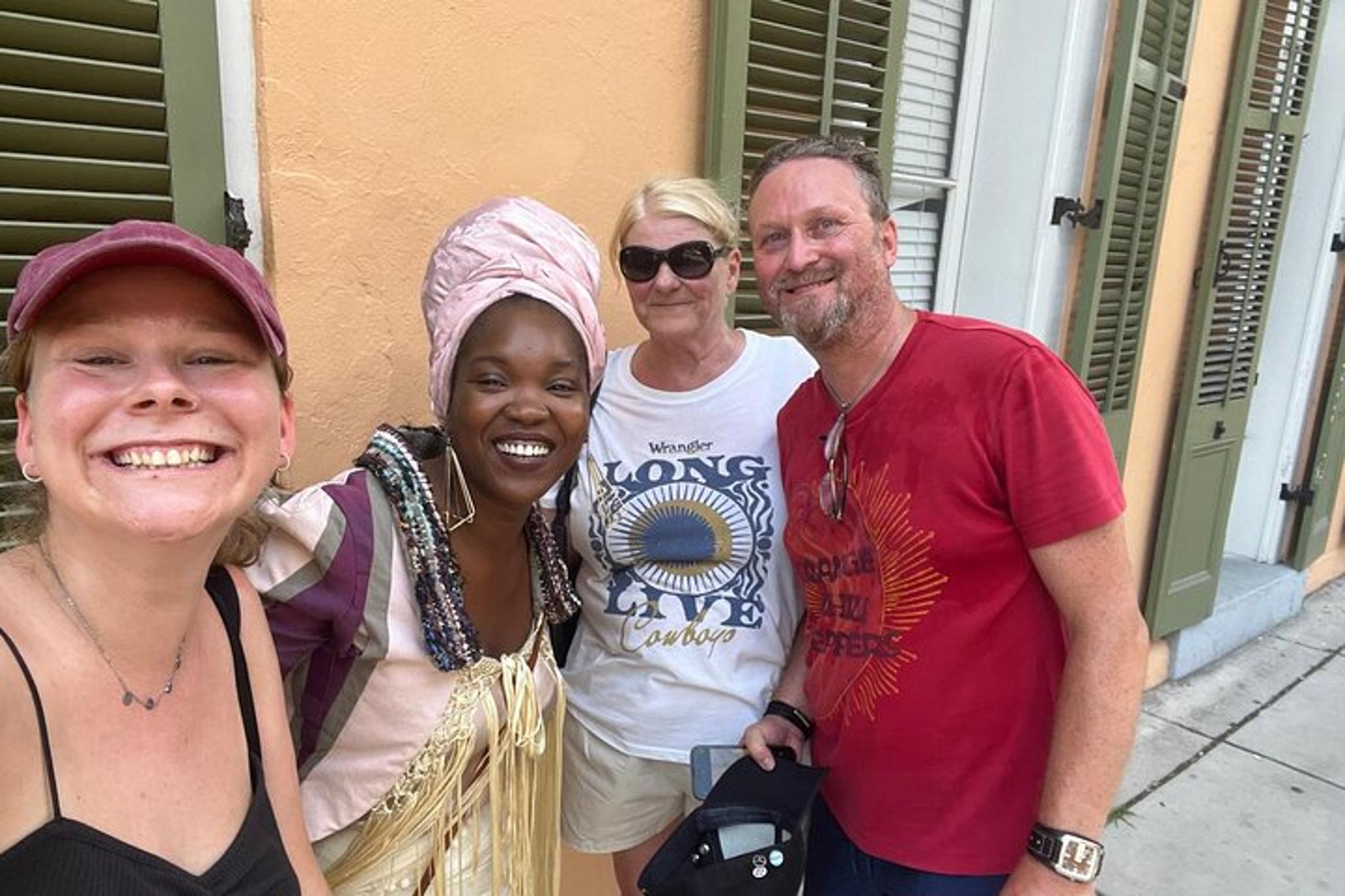 New Orleans City Tour with Drink and Souvenir - Image 4