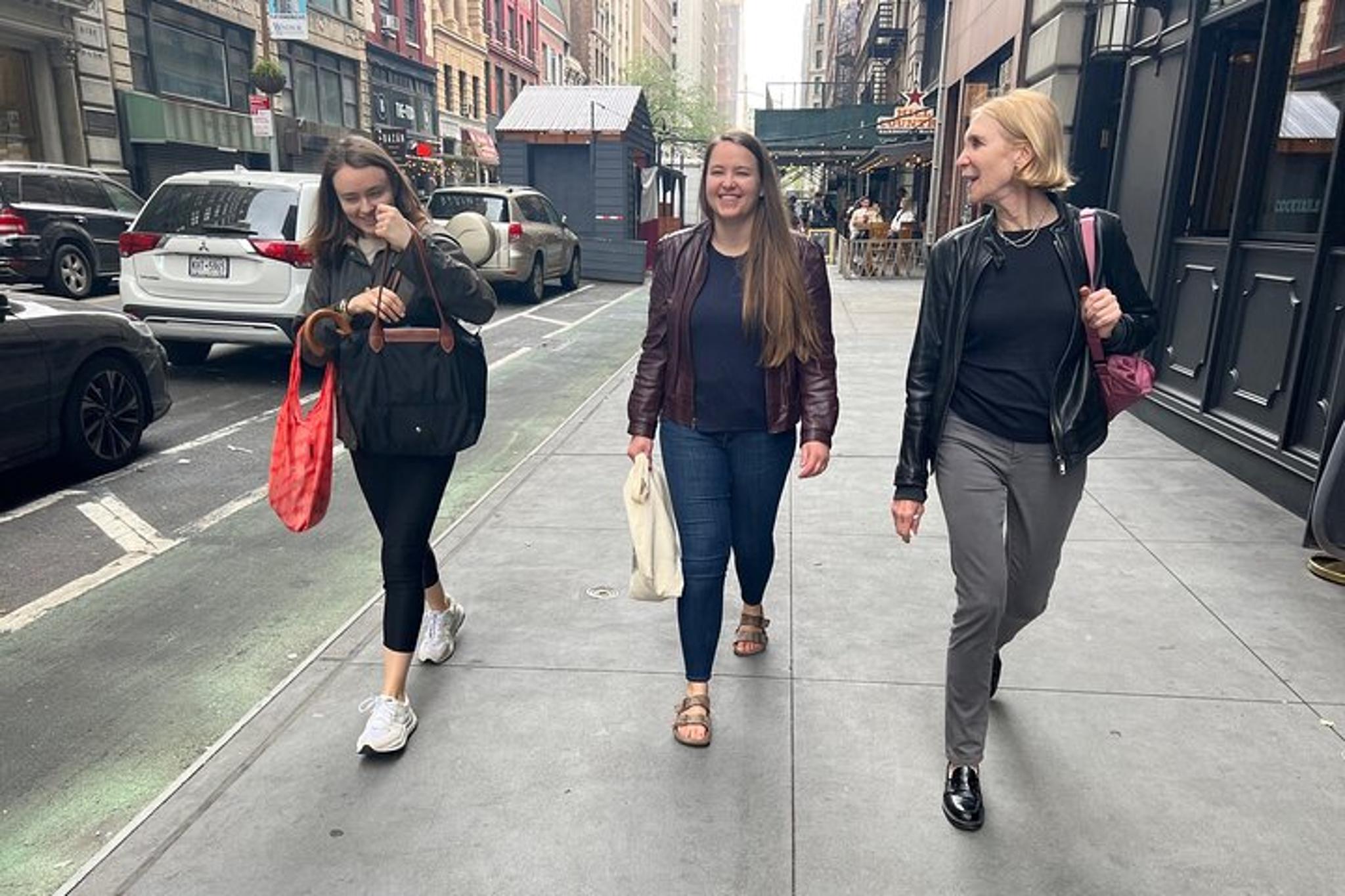 Brooklyn Secondhand Fashion Tour with Personal Shopper - Image 2