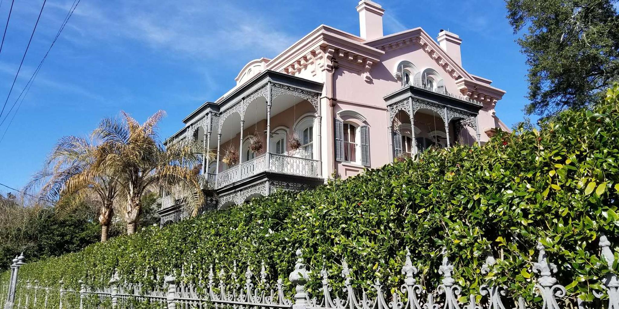New Orleans Garden District Walking Tour