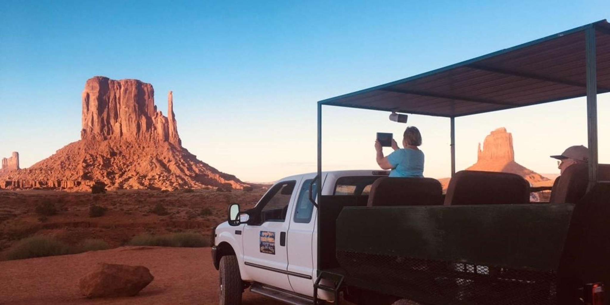 Monument Valley Sunrise Tour with Backcountry Access - Image 3