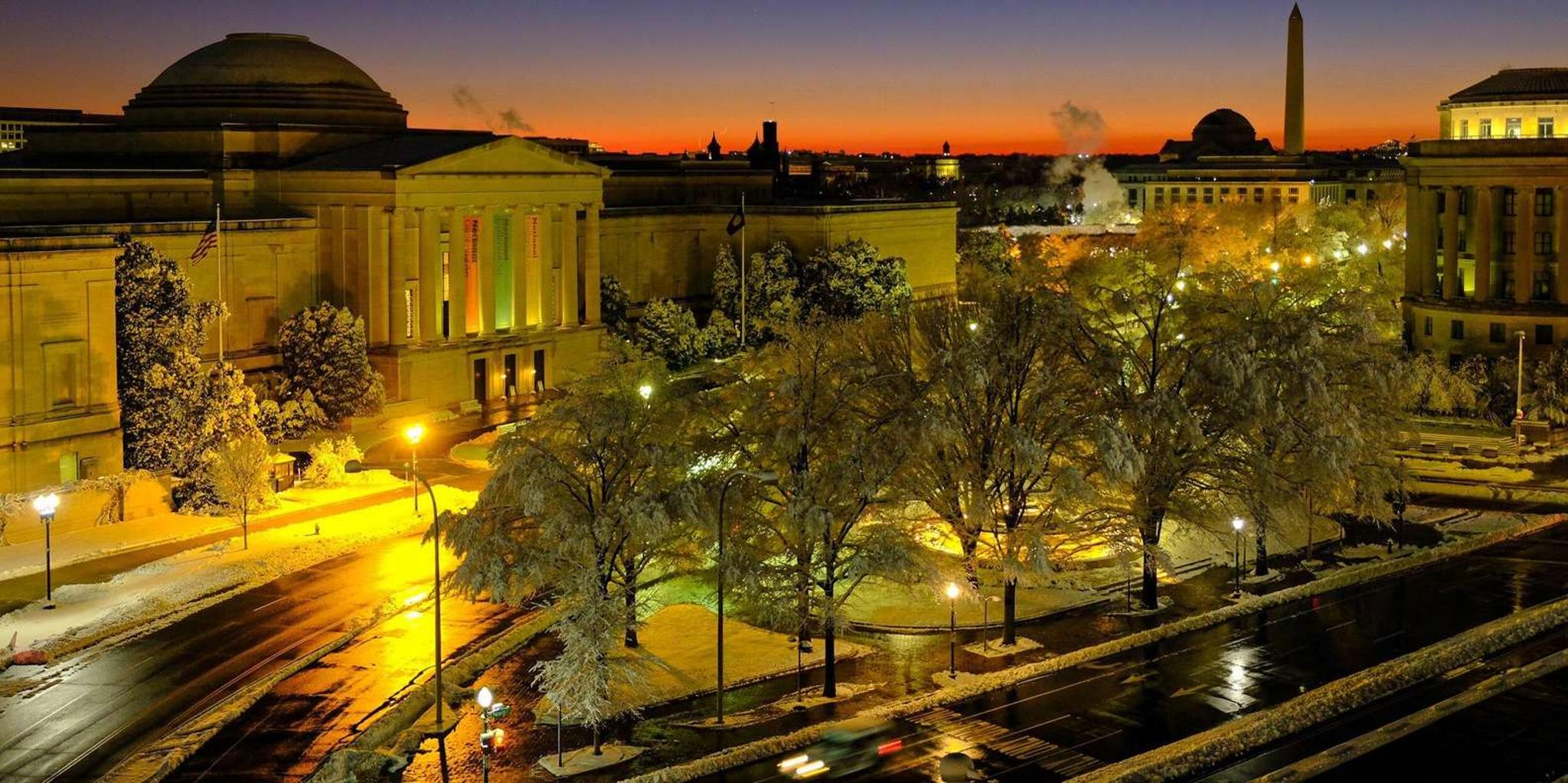 Washington DC Night Tour of Iconic Landmarks - Image 3