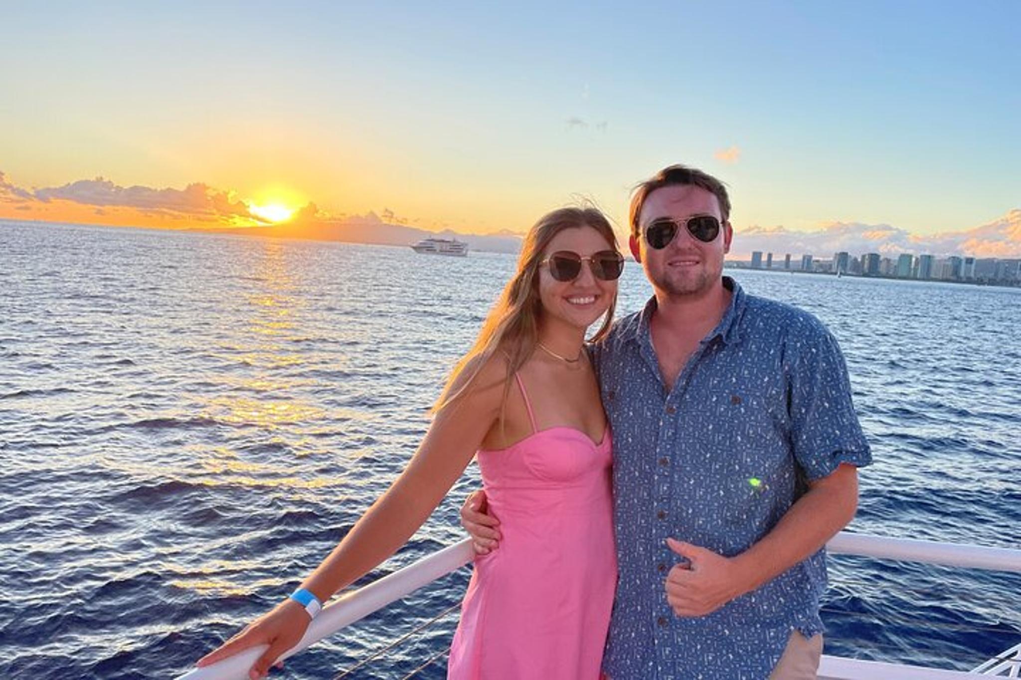 Honolulu Sunset Dinner Cruise with Fireworks