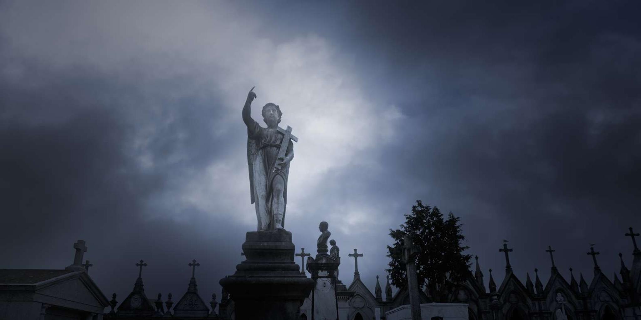 New Orleans Night Cemetery and Ghost Bus Tour - Image 2