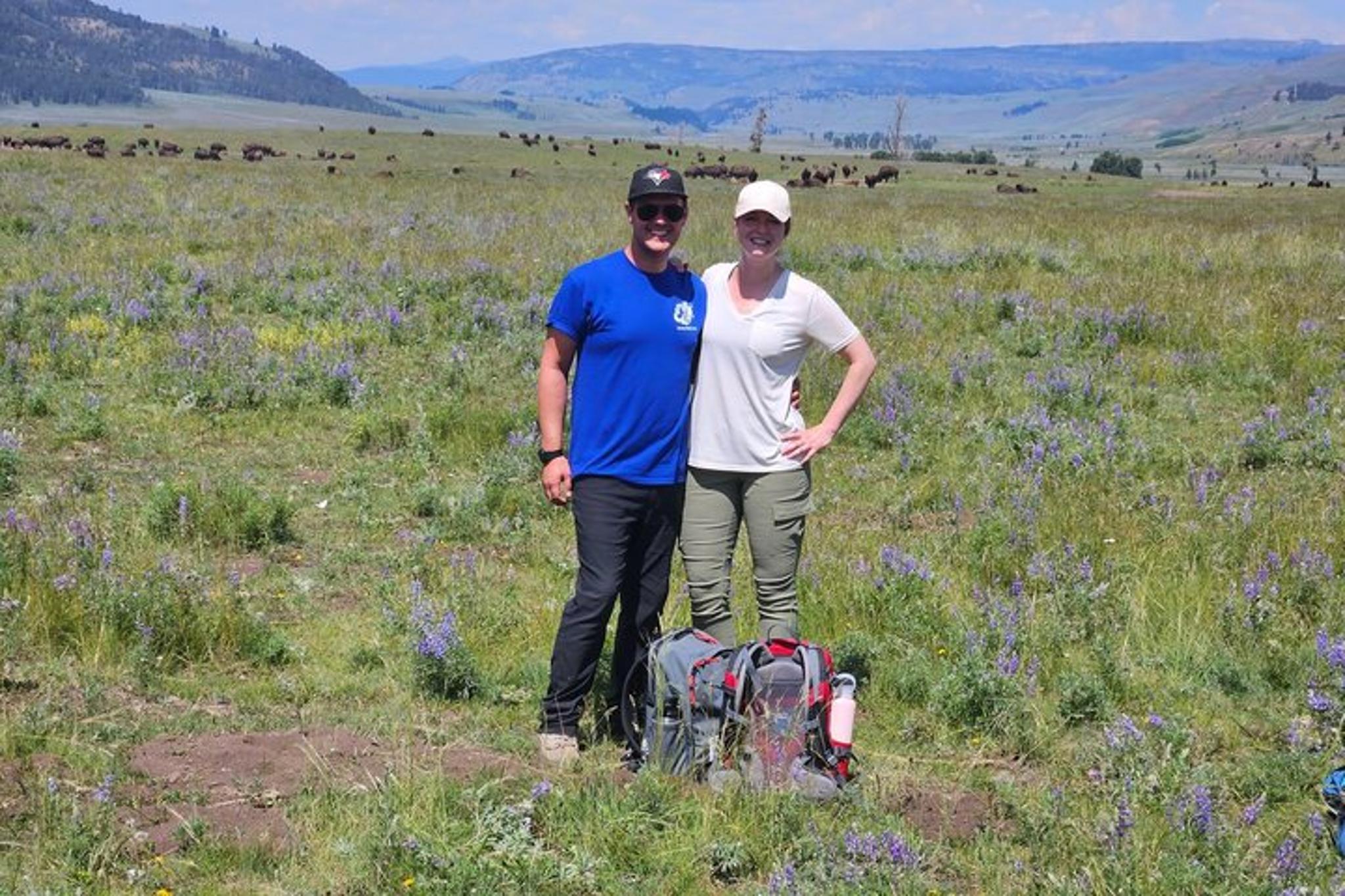 Yellowstone Lamar Valley Safari Hiking Tour with Lunch - Image 4