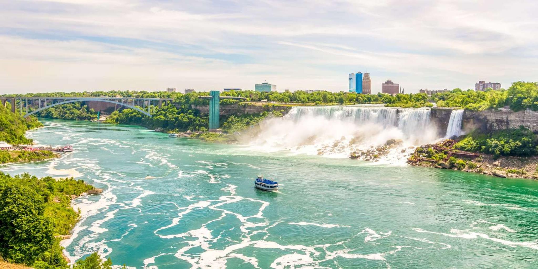 Niagara Falls Canadian Side Tour with Maid of the Mist