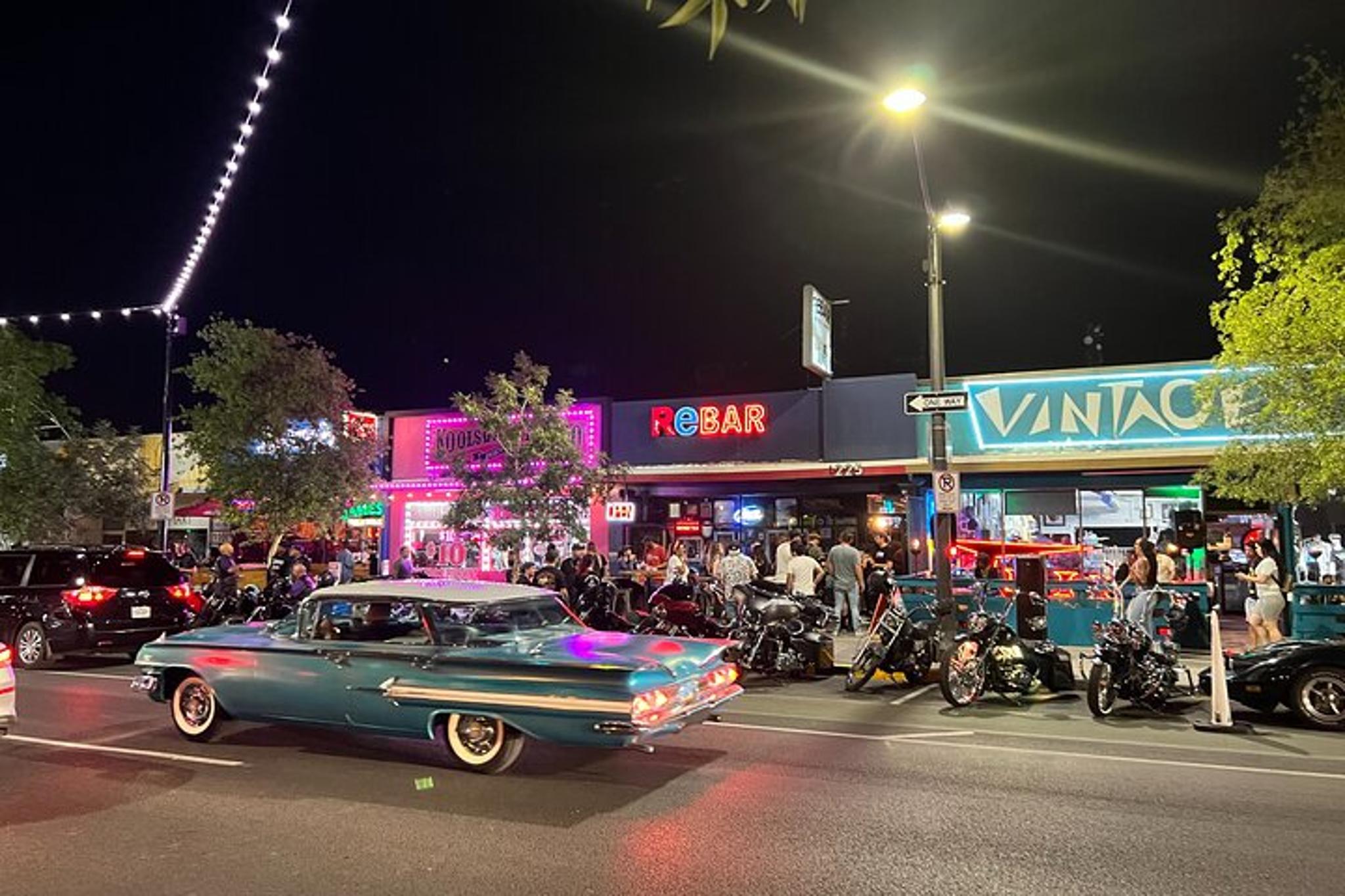 Las Vegas Bar Crawl Off The Beaten Path 2 hr - Image 1