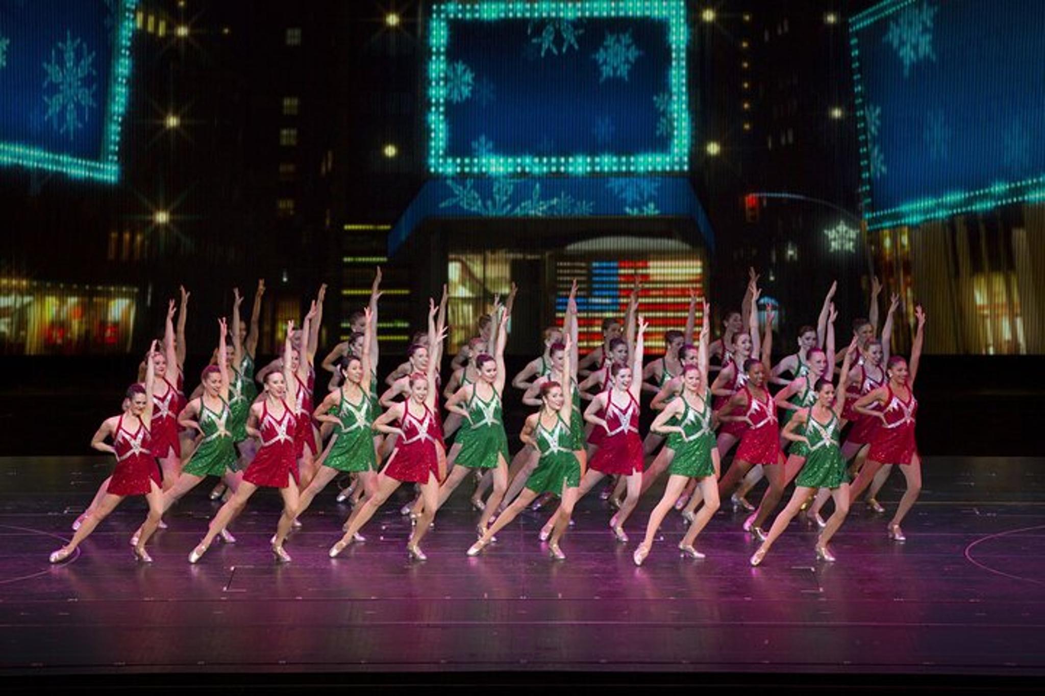 New York Radio City Christmas Spectacular - Image 5
