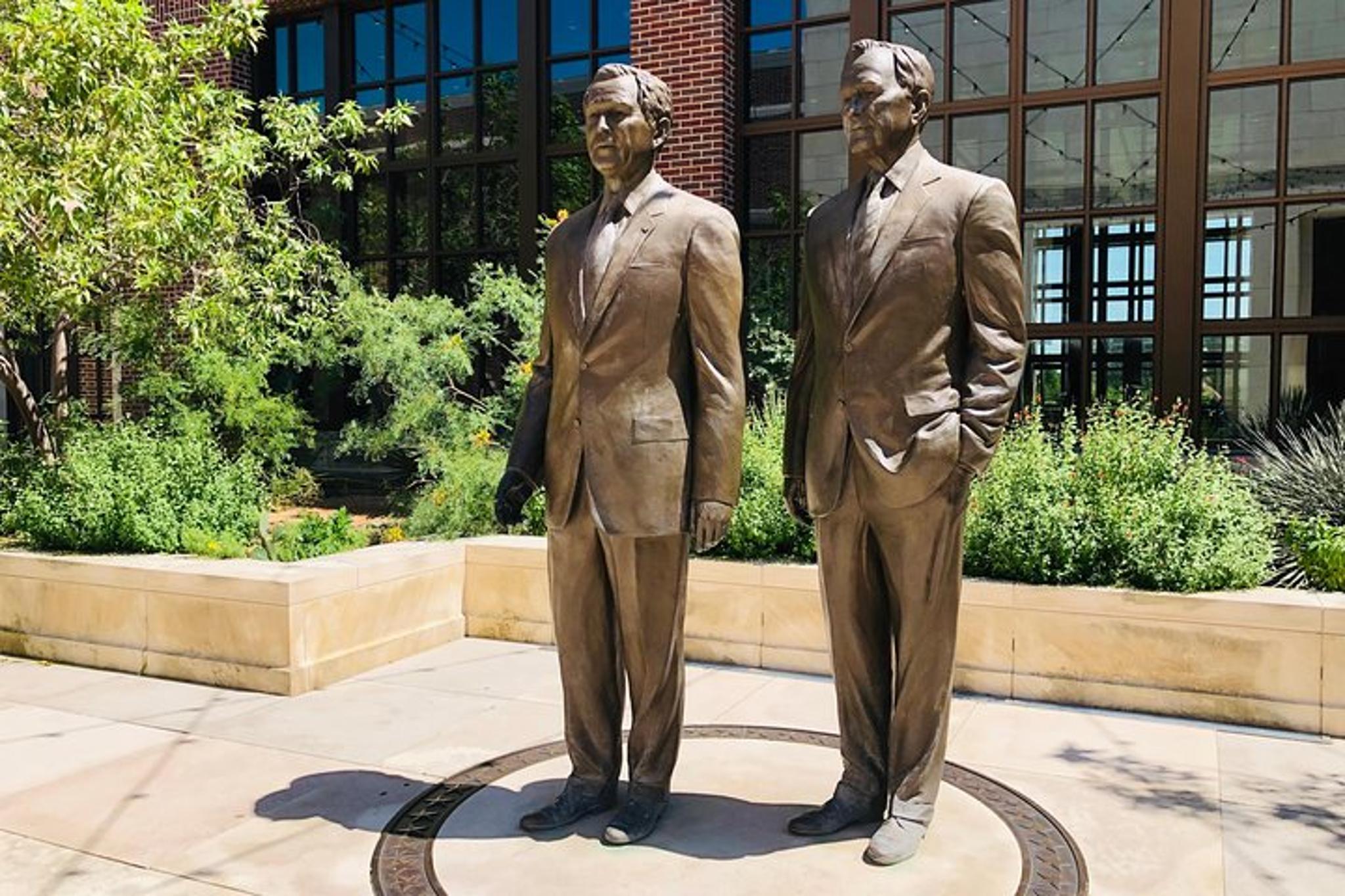Dallas Presidential Library Tour - Image 5