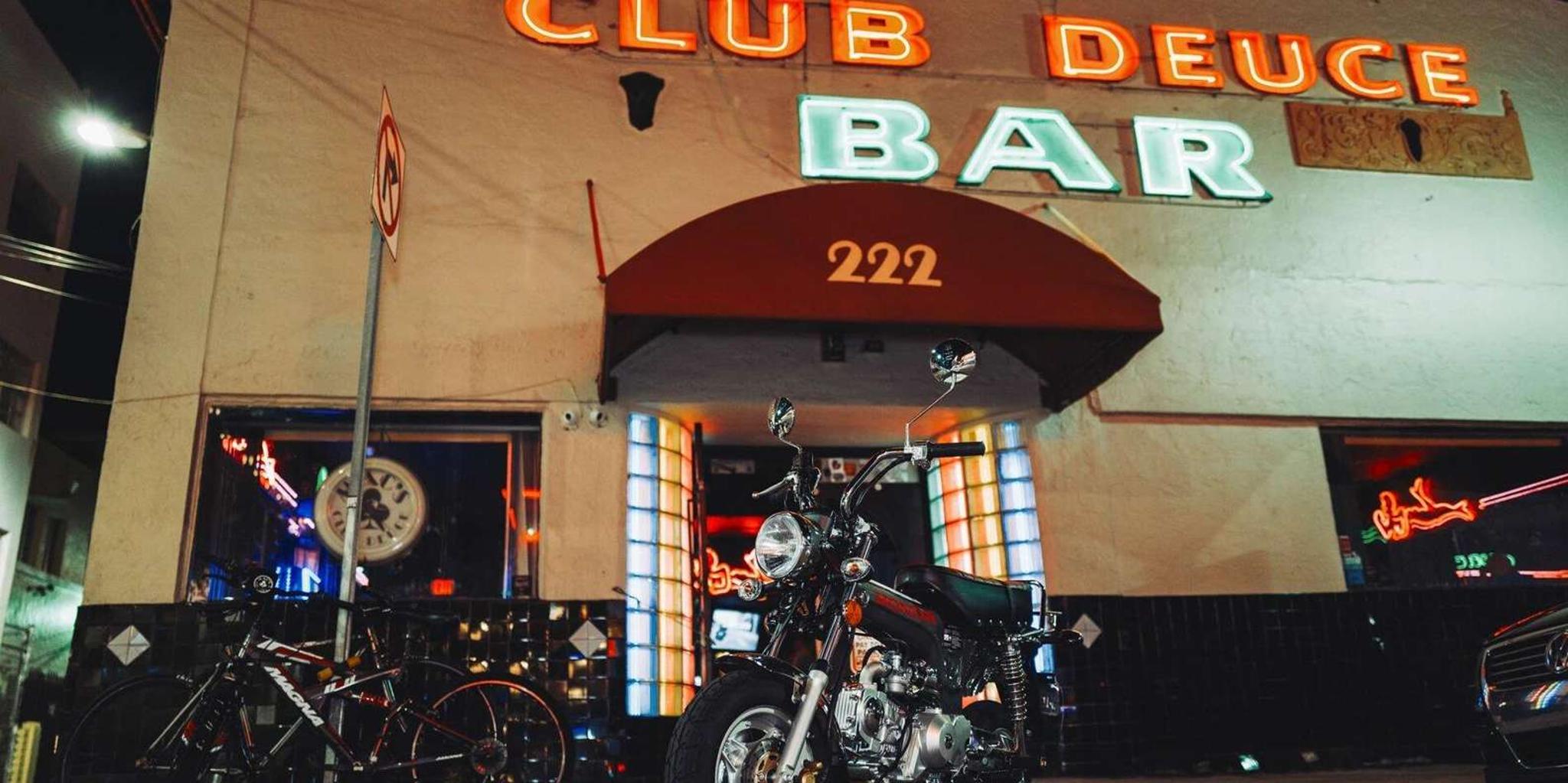 Miami Beach Bar Tour: Art Deco & Neon Lights - Image 2